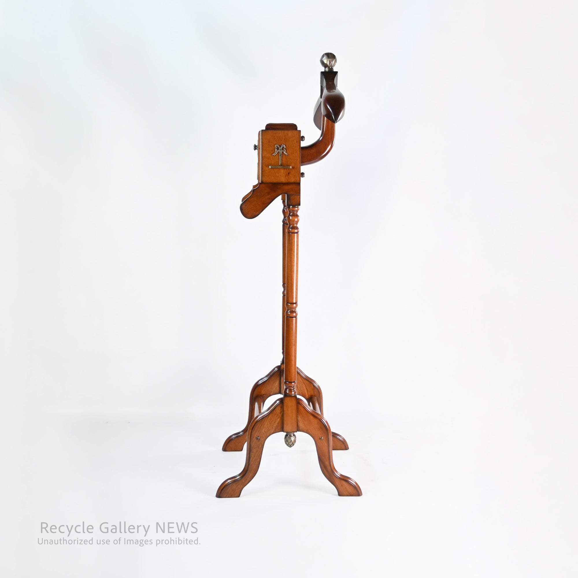Unused Yokohama Furniture Gentleman's Valet Stand Classic Elegance / 横浜家具 バレット コートハンガー　未使用品　冊子付 クラシック ジェントルマン 様式美