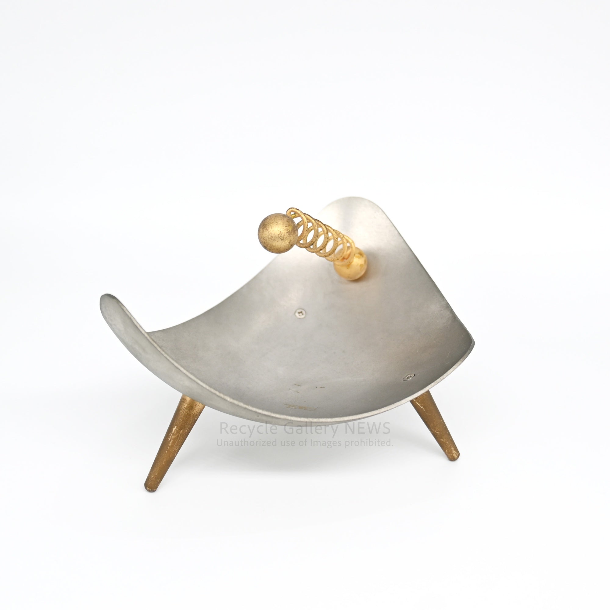 Vintage Mid Century Crescent-shaped Metal Ash Tray Silver Gold  Art Object / ミッドセンチュリーデザイン 半月型 アッシュトレイ 灰皿 メタルトレイ オブジェ シルバー ゴールド