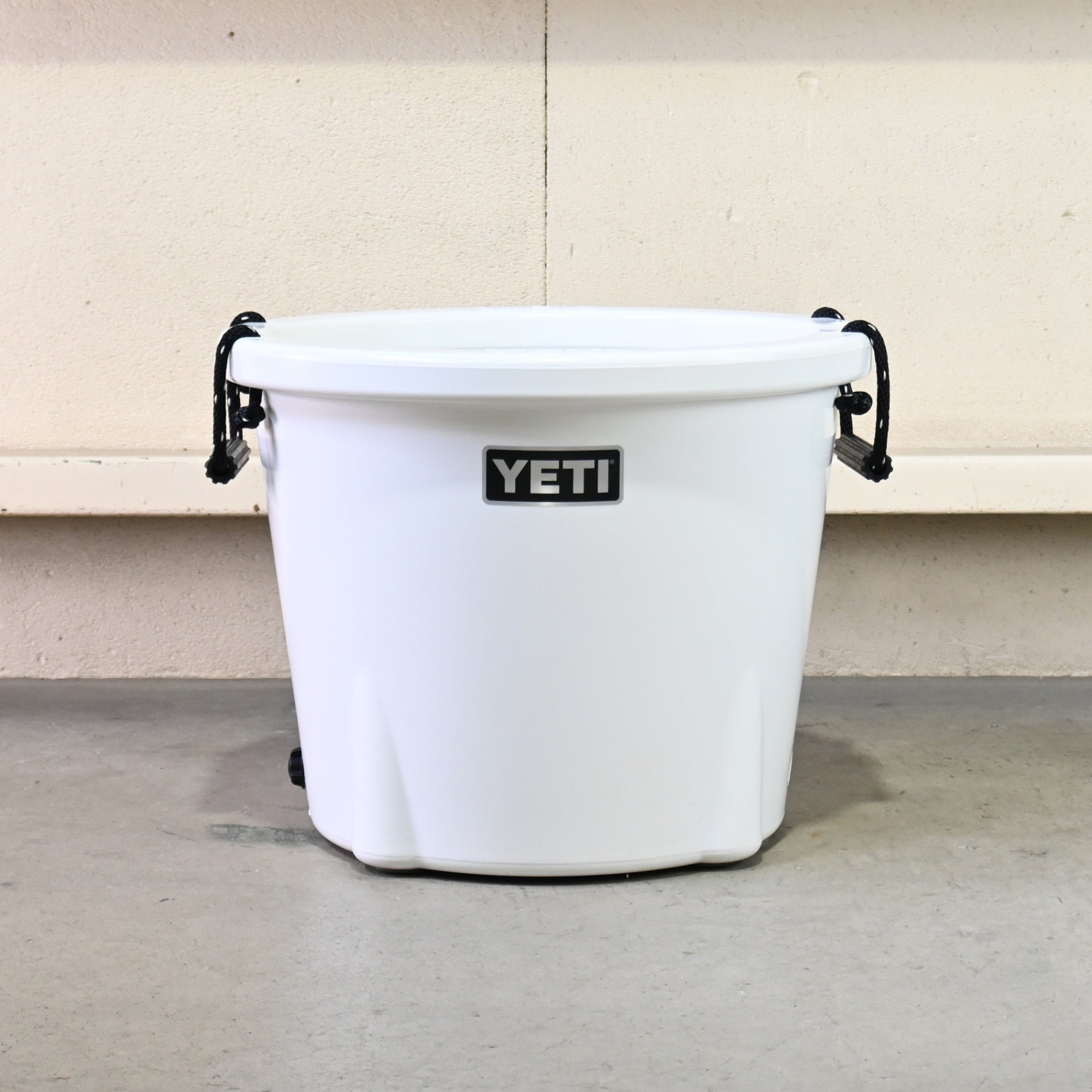 YETI Tank 45 Ice Cooler Bucket Cooler Box Outdoor Cooling USA / イエティ タンク45　アイスクーラーバケツ クーラーボックス アウトドア アメリカ