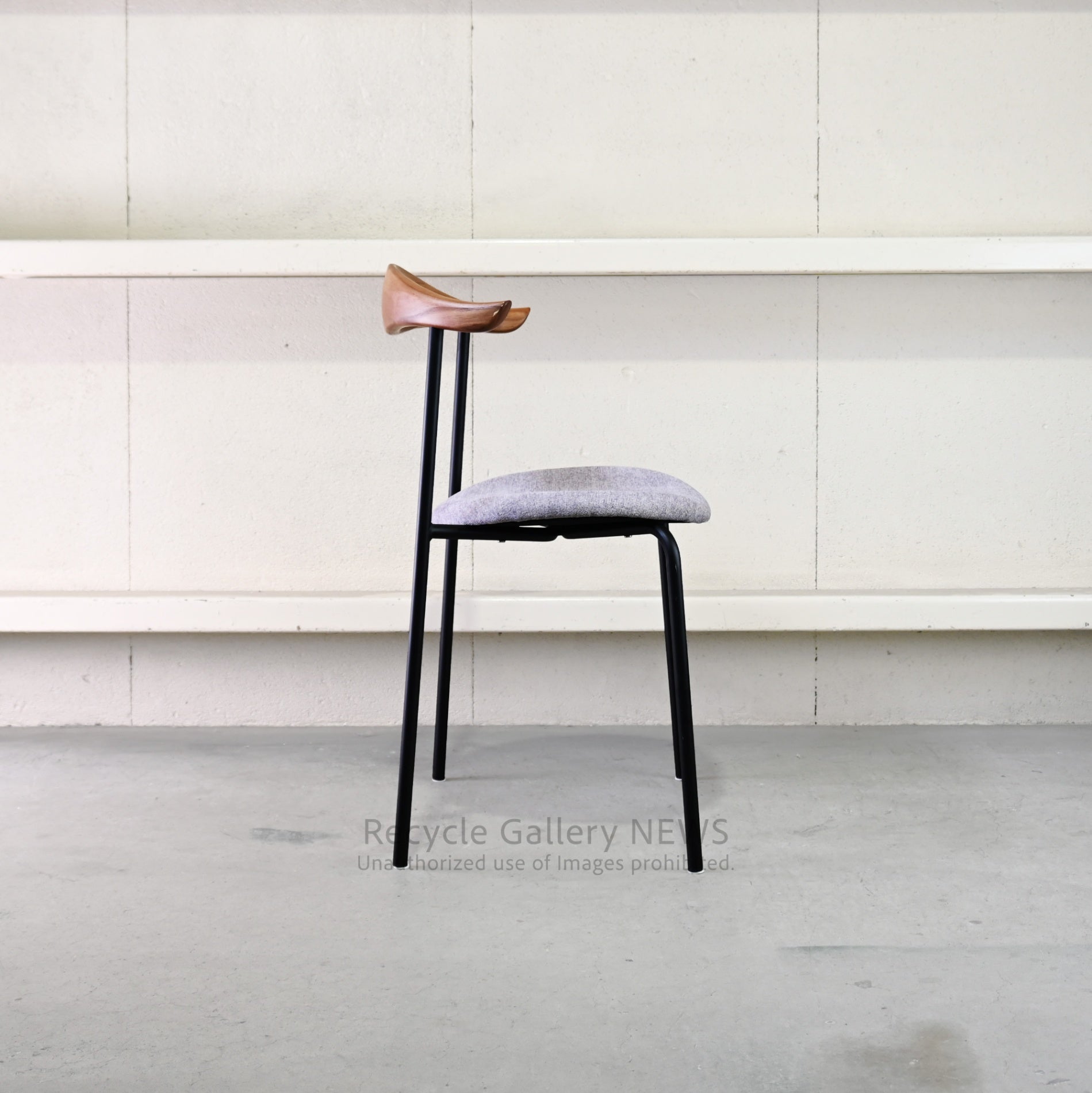 Seki Furniture Atom Chair Glay-White Wooden  Steel  Industrial  Vintage  Cafe style / 関家具 アトムチェア 座面グレーホワイト 木材 スチール インダストリアル ヴィンテージ カフェスタイル