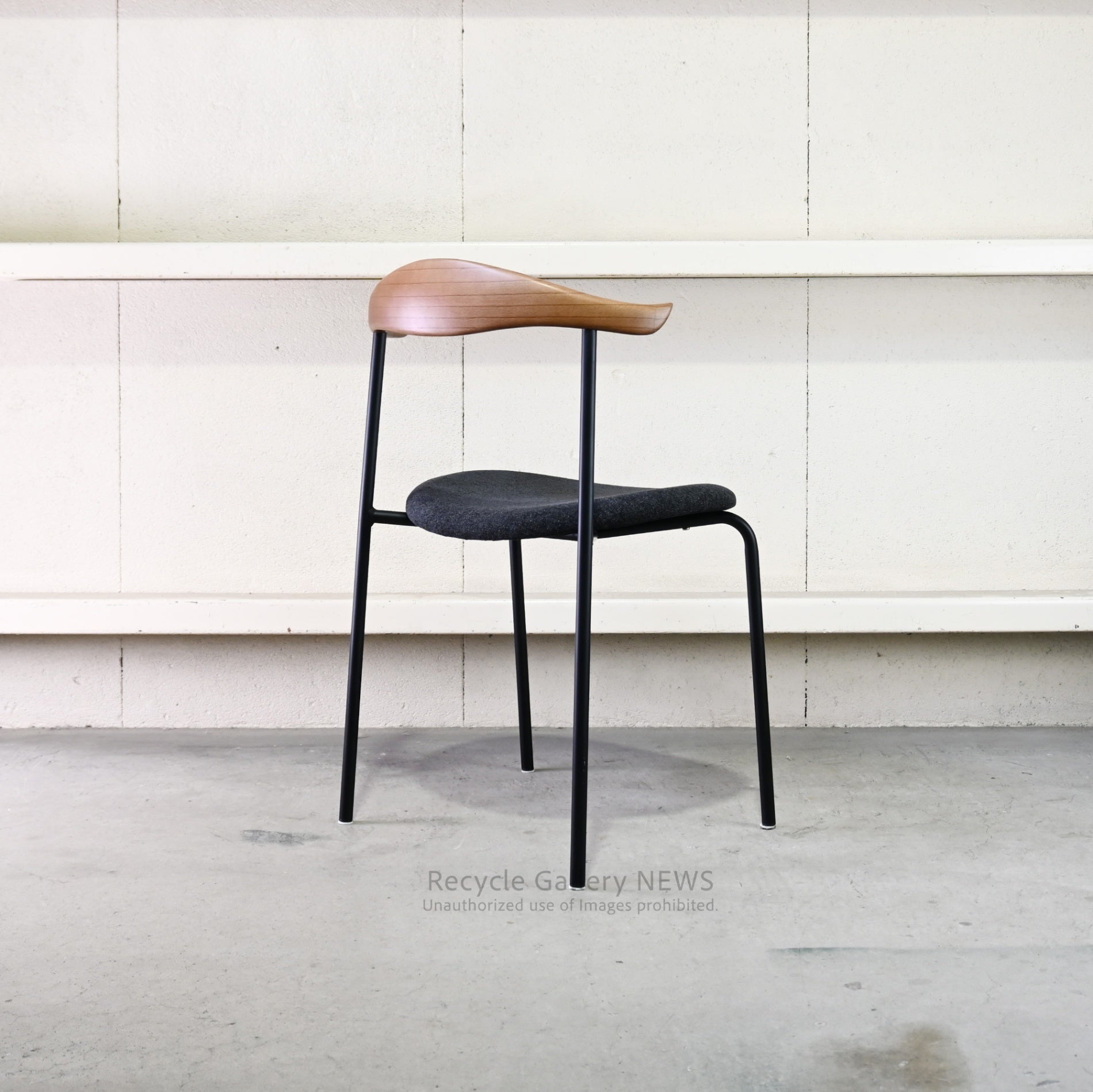 Seki Furniture Atom Chair Black Wooden  Steel  Industrial  Vintage  Cafe style / 関家具 アトムチェア 座面黒色 木材 スチール インダストリアル ヴィンテージ カフェスタイル