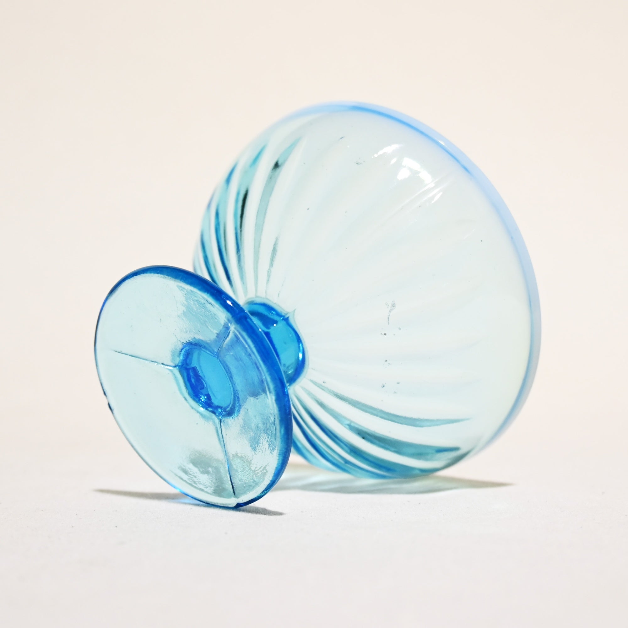 Vintage Press Glass Japanese Glass Ice Cup Hawaiian Blue Color Retro / ヴィンテージ プレスガラス 和ガラス 氷コップ 水色 ハワイアンブルー レトロ