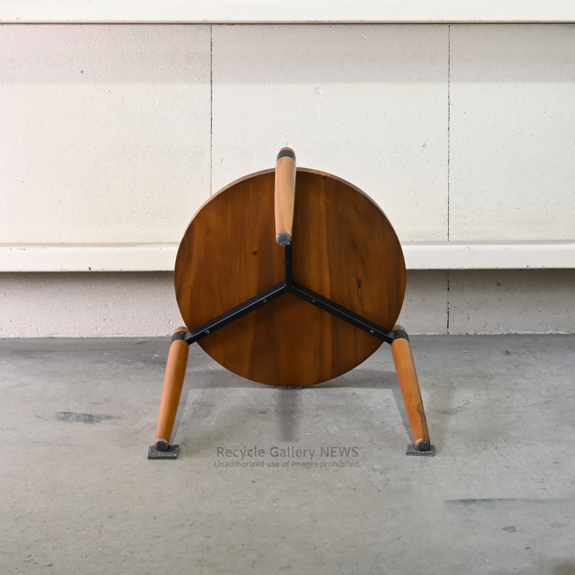 AZUMAYA Round Monkey Pod Side Table　Solid Wood Brown Grain pattern / AZUMAYA モンキーポッド ラウンドサイドテーブル 無垢材 茶色 木目