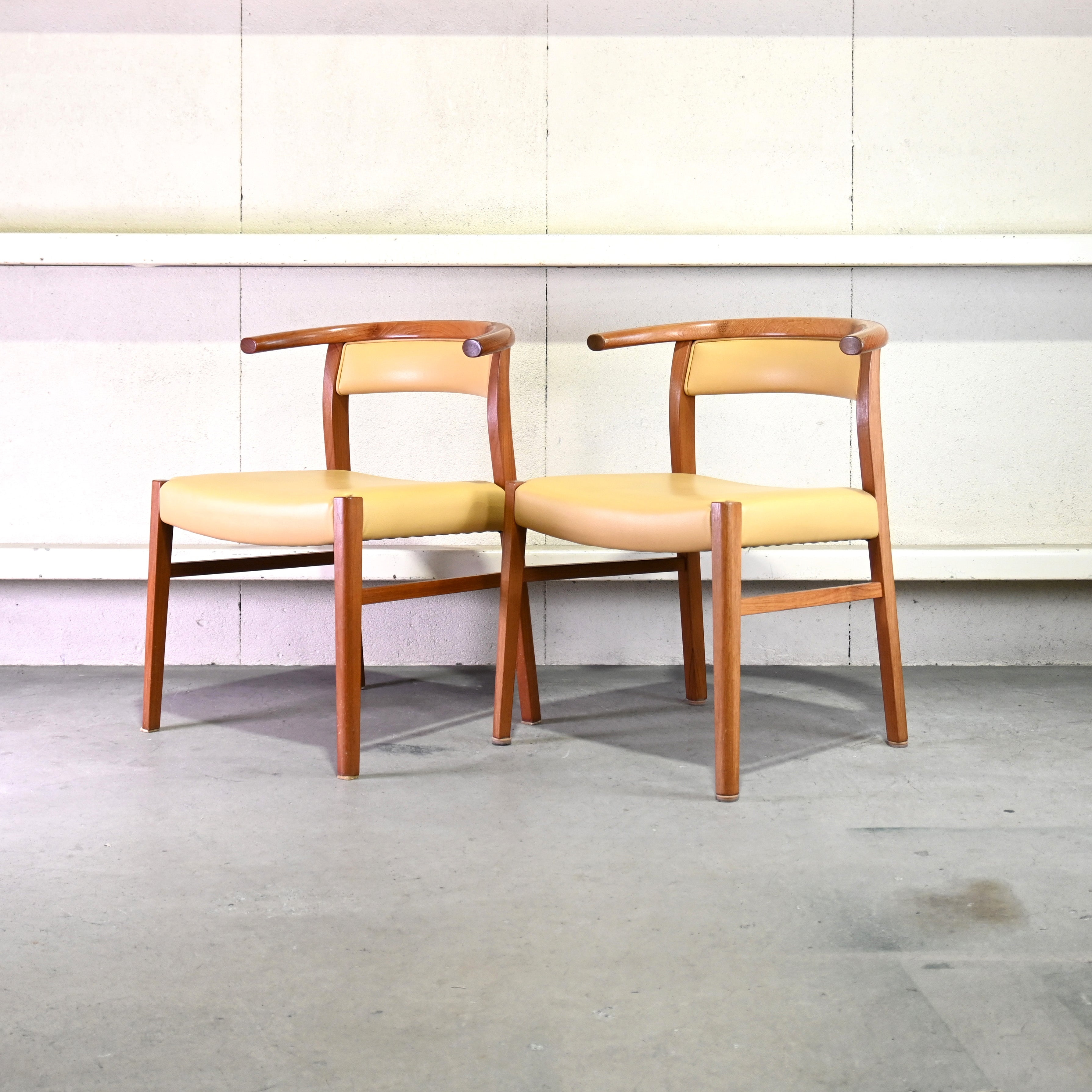 Aobayashi Seisakujyo Teakwood Arm Dining chair Yellow Japan vintage Scandinavian design / 青林製作所 チーク材 アーム ダイニングチェア イエロー ジャパンヴィンテージ 北欧デザイン