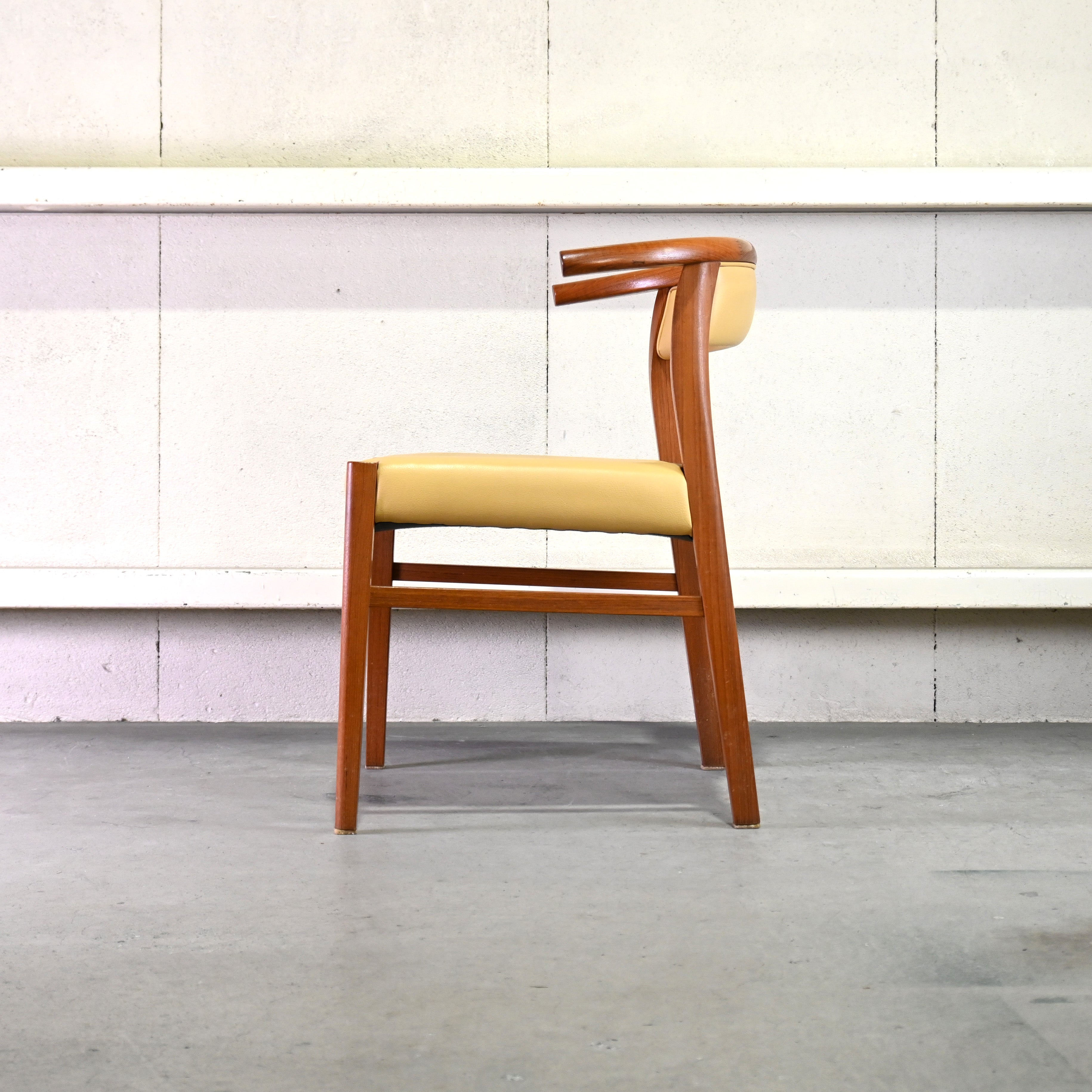 Aobayashi Seisakujyo Teakwood Arm Dining chair Yellow Japan vintage Scandinavian design / 青林製作所 チーク材 アーム ダイニングチェア イエロー ジャパンヴィンテージ 北欧デザイン