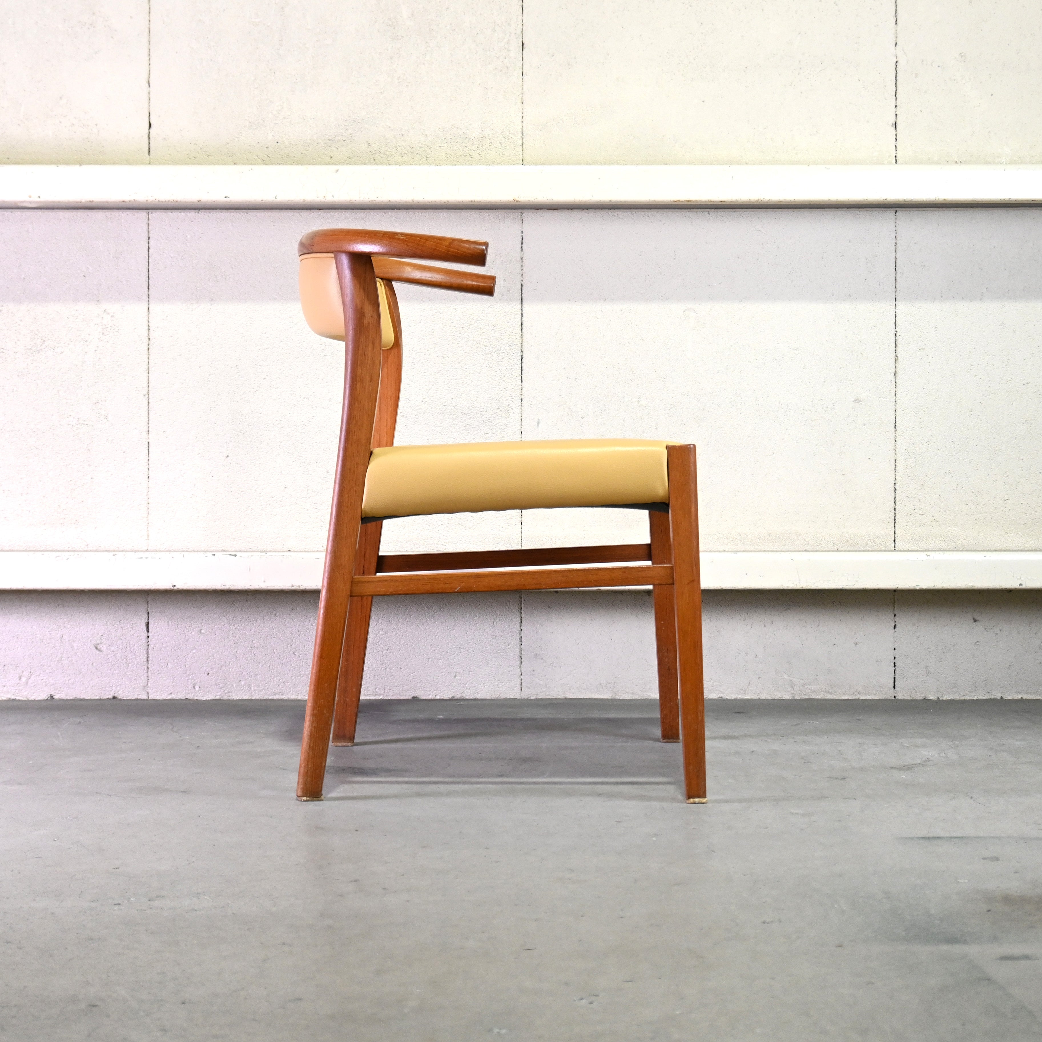 Aobayashi Seisakujyo Teakwood Arm Dining chair Yellow Japan vintage Scandinavian design / 青林製作所 チーク材 アーム ダイニングチェア イエロー ジャパンヴィンテージ 北欧デザイン