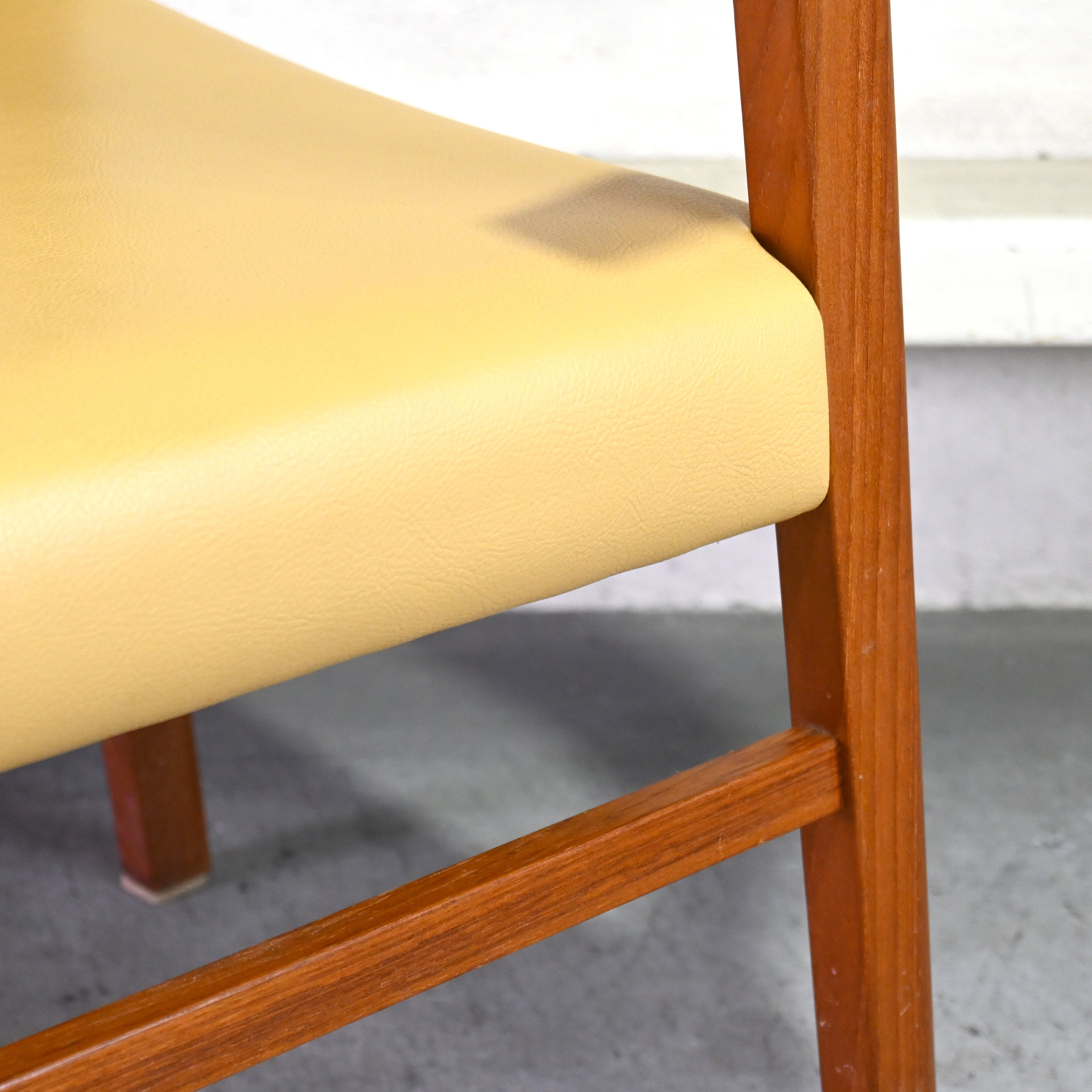 Aobayashi Seisakujyo Teakwood Arm Dining chair Yellow Japan vintage Scandinavian design / 青林製作所 チーク材 アーム ダイニングチェア イエロー ジャパンヴィンテージ 北欧デザイン