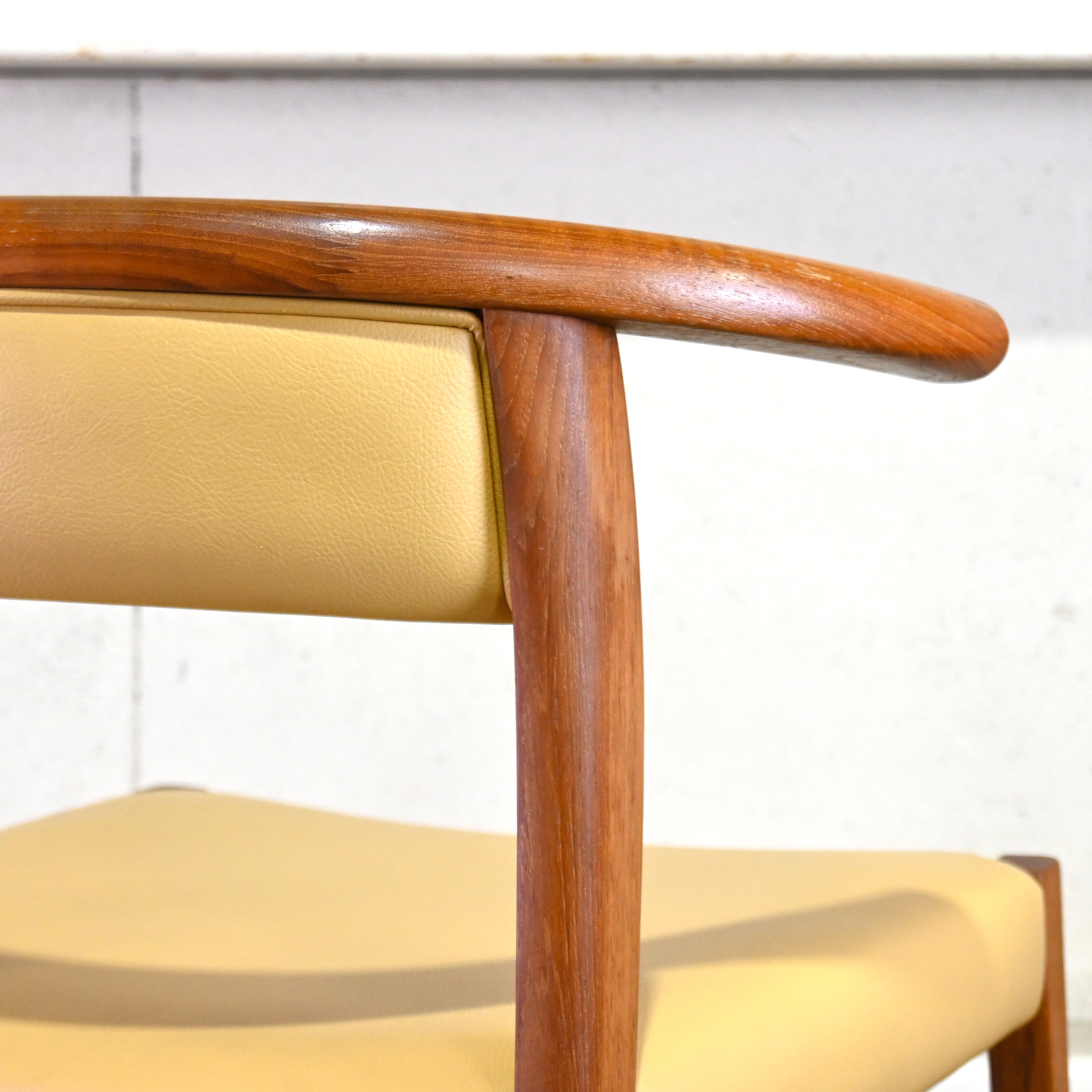 Aobayashi Seisakujyo Teakwood Arm Dining chair Yellow Japan vintage Scandinavian design / 青林製作所 チーク材 アーム ダイニングチェア イエロー ジャパンヴィンテージ 北欧デザイン