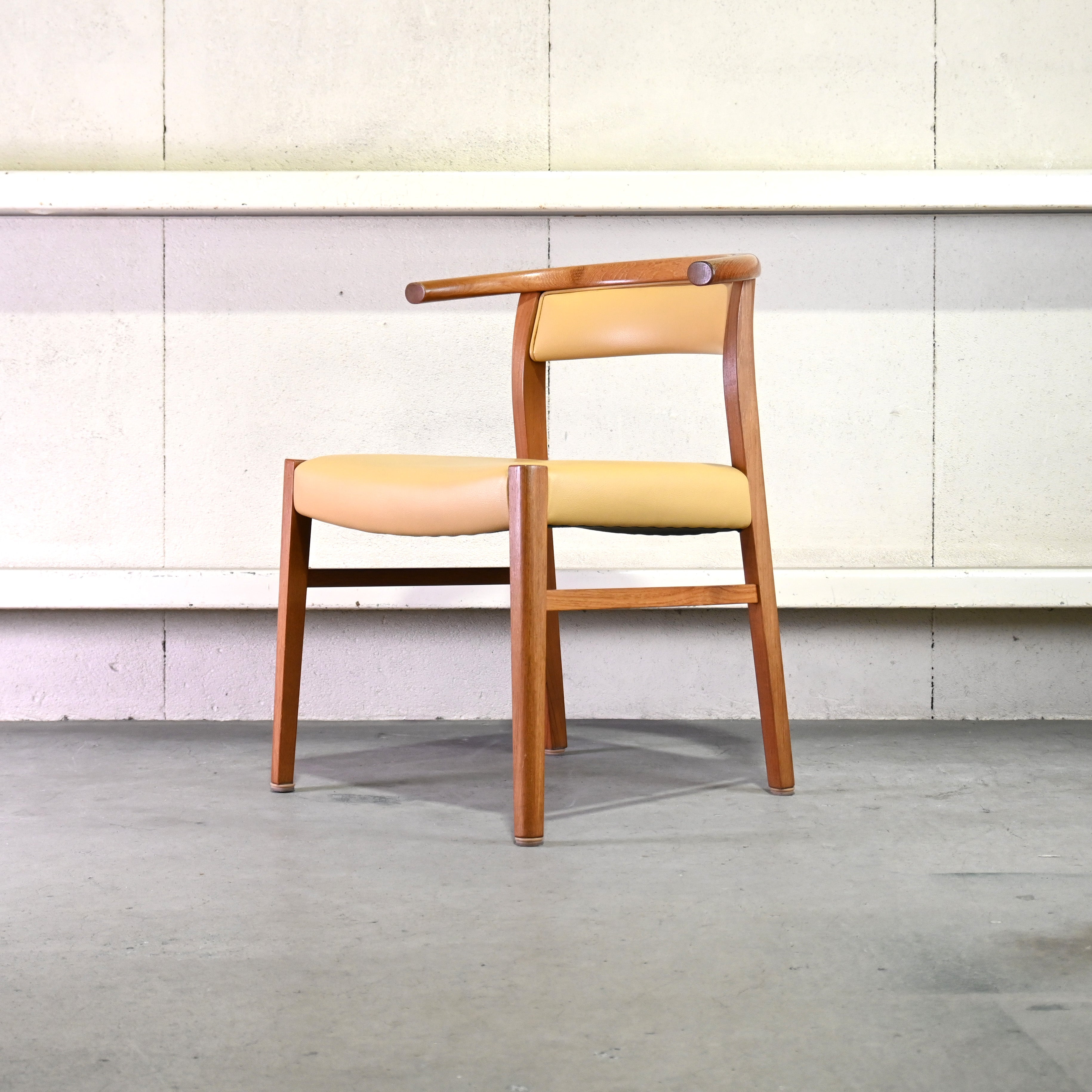 Aobayashi Seisakujyo Teakwood Arm Dining chair Yellow Japan vintage Scandinavian design / 青林製作所 チーク材 アーム ダイニングチェア イエロー ジャパンヴィンテージ 北欧デザイン