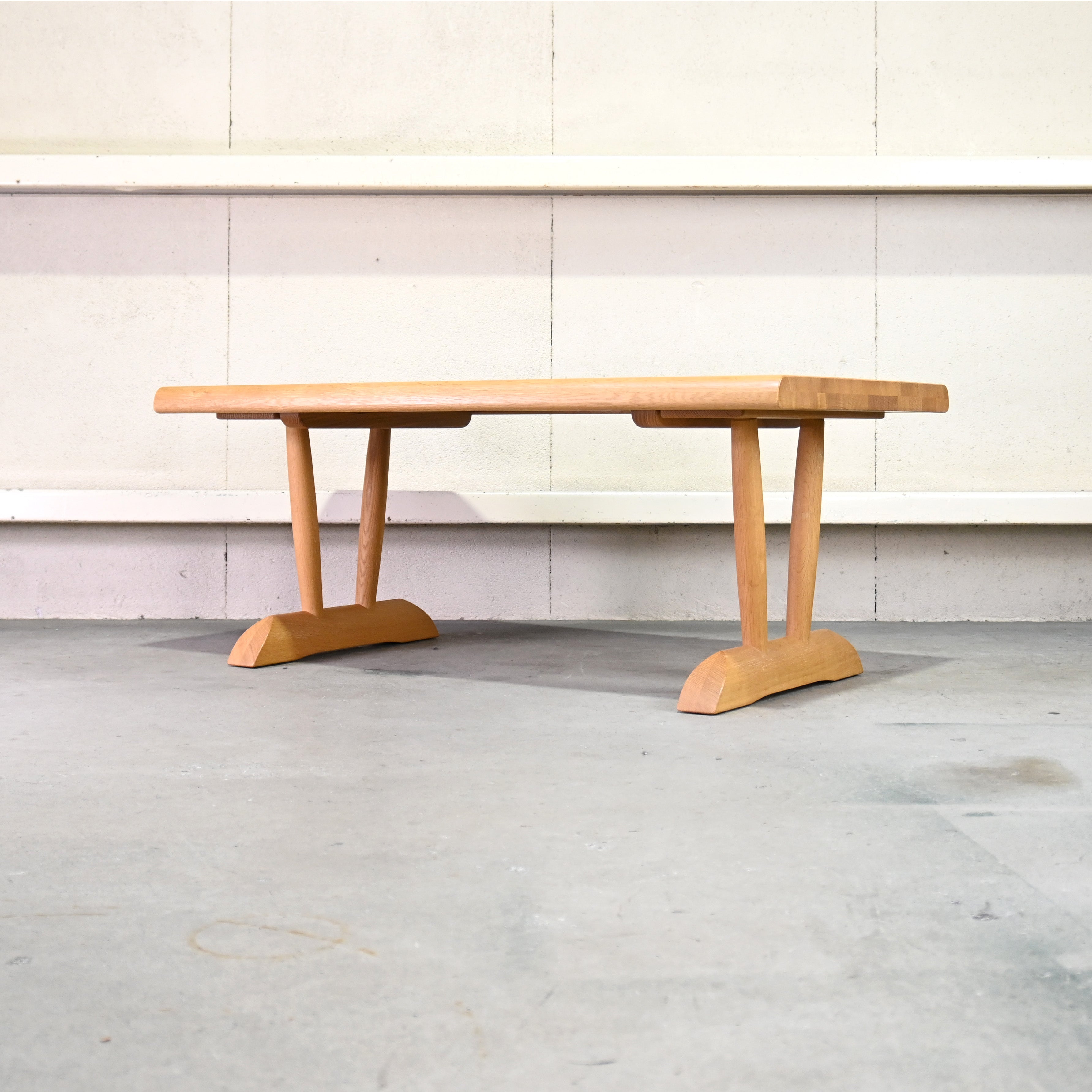 Hida sangyon Oakwood Solidwood Center table Japanese modern / 飛騨産業 オーク材 楢無垢材 センターテーブル 飛騨家具 ジャパニーズモダン