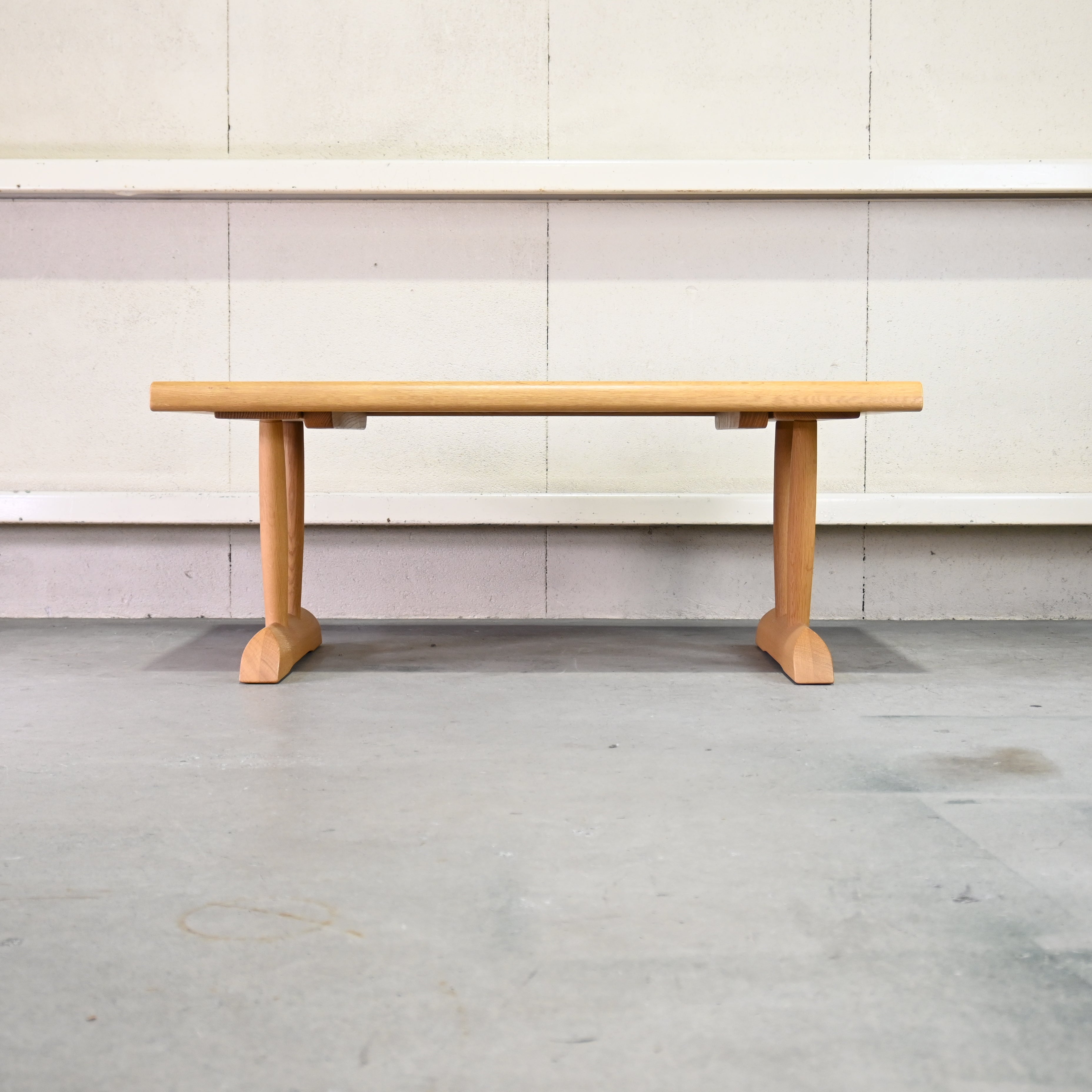 Hida sangyon Oakwood Solidwood Center table Japanese modern / 飛騨産業 オーク材 楢無垢材 センターテーブル 飛騨家具 ジャパニーズモダン