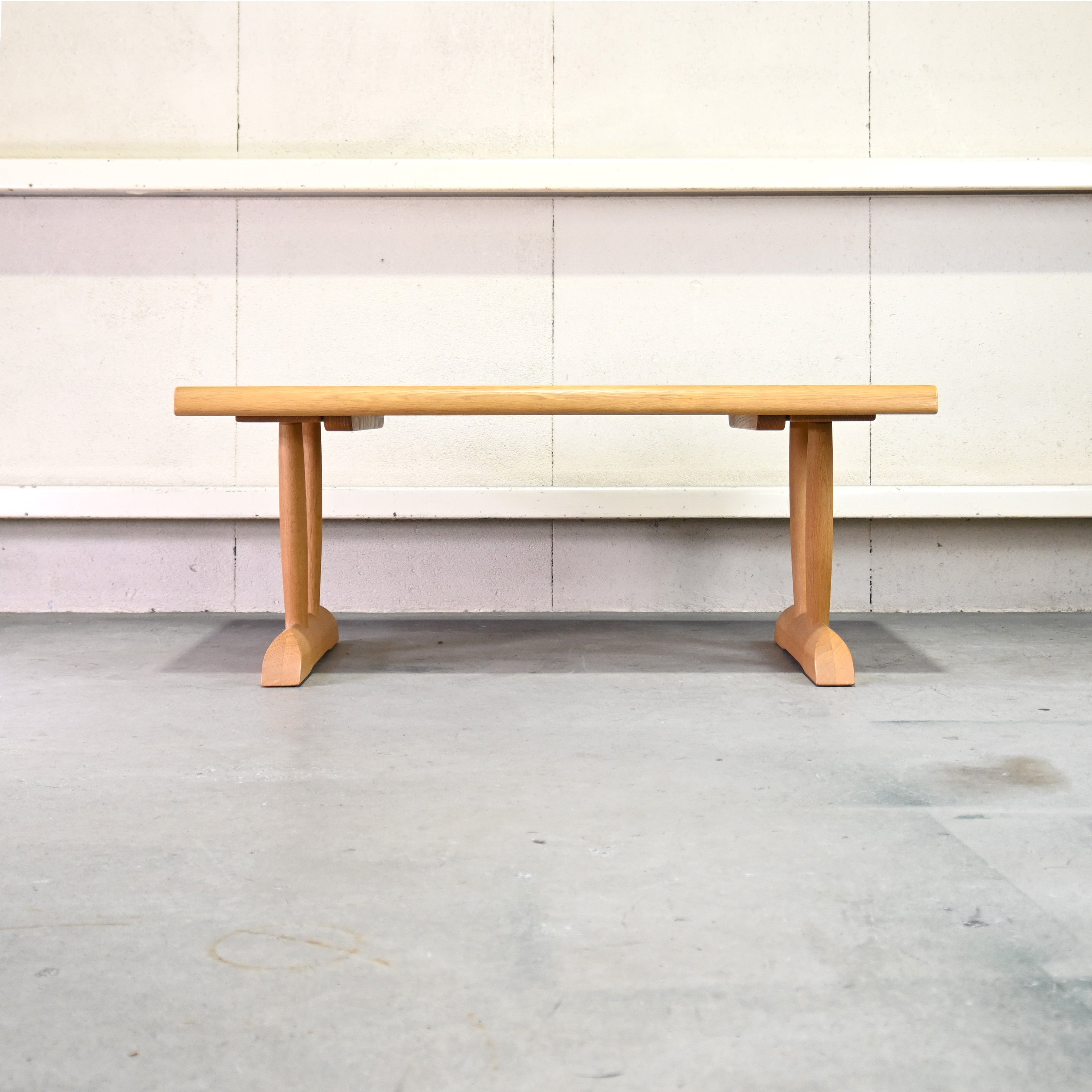 Hida sangyon Oakwood Solidwood Center table Japanese modern / 飛騨産業 オーク材 楢無垢材 センターテーブル 飛騨家具 ジャパニーズモダン