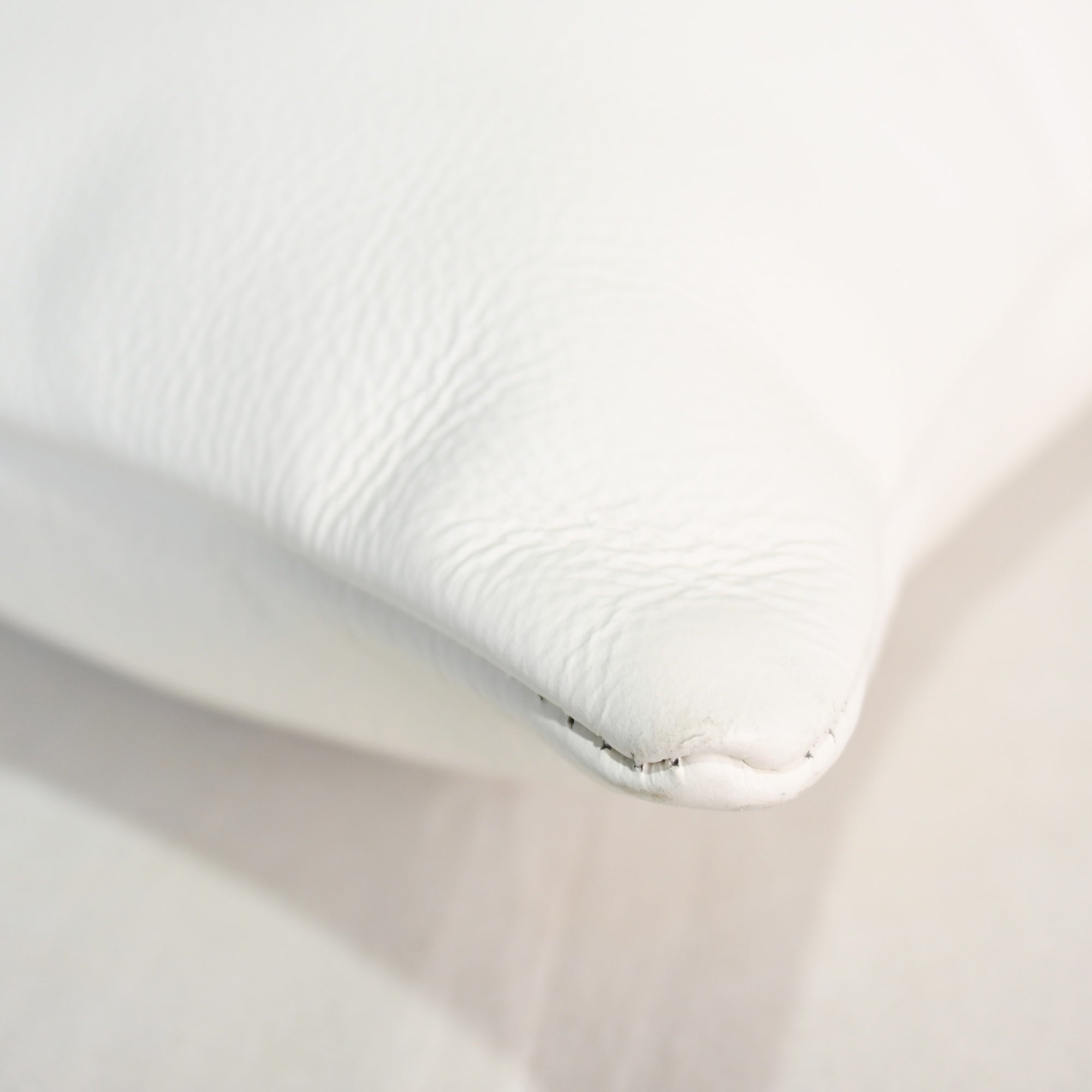 Cassina.ixc White leather cushion Cowhide Genuine Leather Italy Japan / カッシーナ・イクスシー ホワイトレザー クッション イタリアンブランド 日本