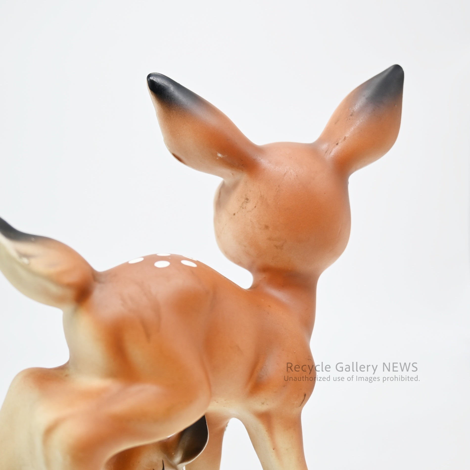 Deer and baby Bambi ceramic figurine 1950s Showa retro Japan / 鹿の親子 バンビ 陶器 置物 オブジェ 1950年代 昭和レトロ 日本