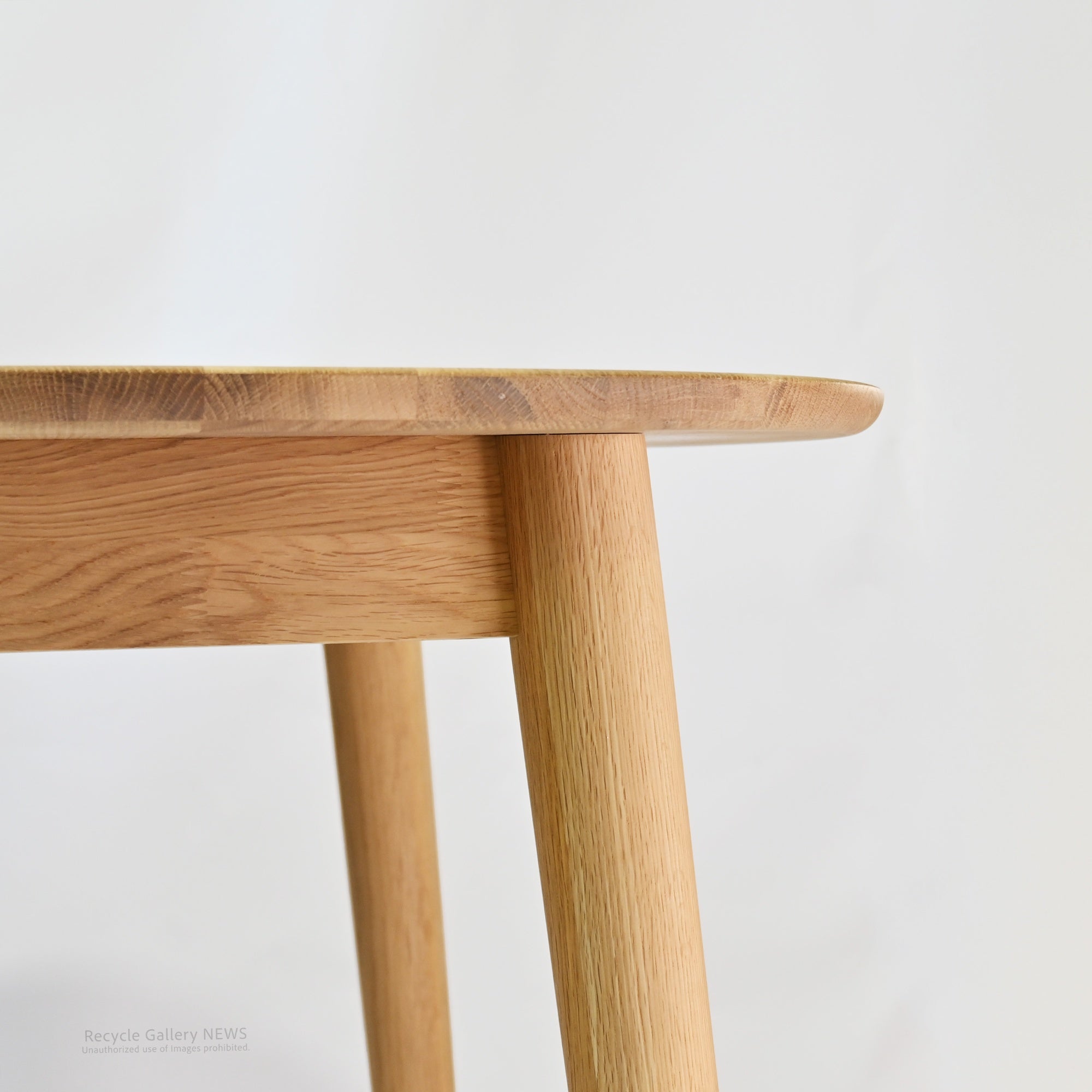 Karimoku New Standard 2-Seater Solid Wood Dining Table Minimalist Scandinavian Inspired Japan /　 カリモク 2Pダイニングセット 日本 ニュースタンダード 無垢材 北欧テイスト ミニマル