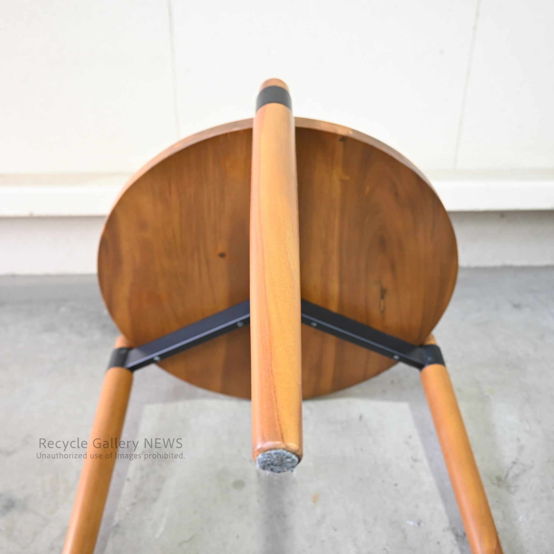 AZUMAYA Round Monkey Pod Side Table　Solid Wood Brown Grain pattern / AZUMAYA モンキーポッド ラウンドサイドテーブル 無垢材 茶色 木目