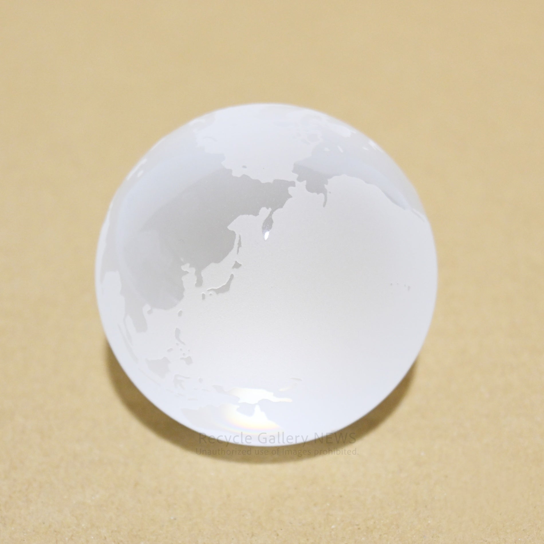 TIFFANY & Co. Globe Glass Paperweight Interior Object / ティファニー 地球 ガラス製 ペーパーウェイト インテリアオブジェ