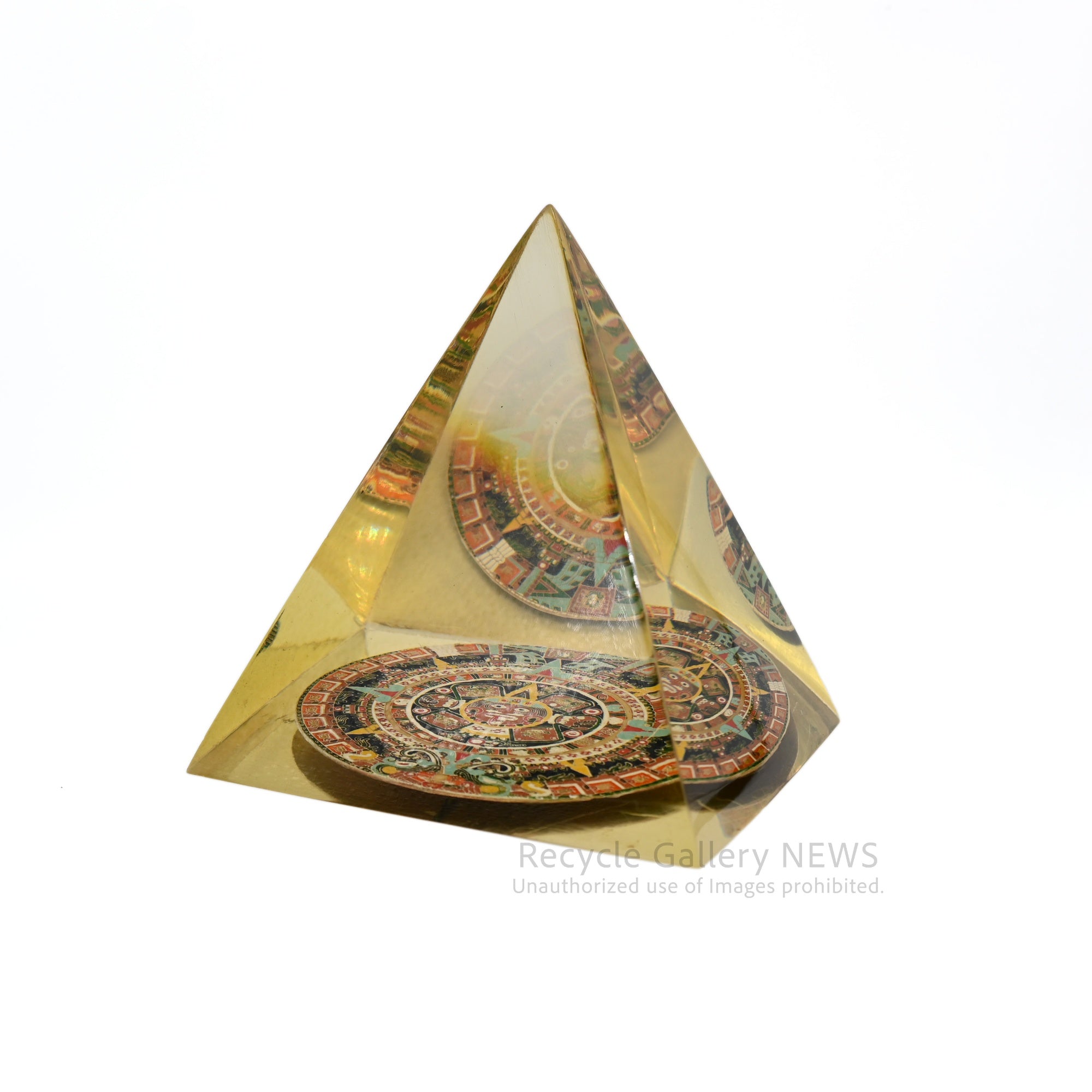 Acrylic Aztec Sun Stone Calendario Azteca Mesoamerican Pyramid Topaz Object Display Piece / アクリル アステカカレンダー 太陽の石 メソアメリカ ピラミッド トパーズ オブジェ ディスプレイ