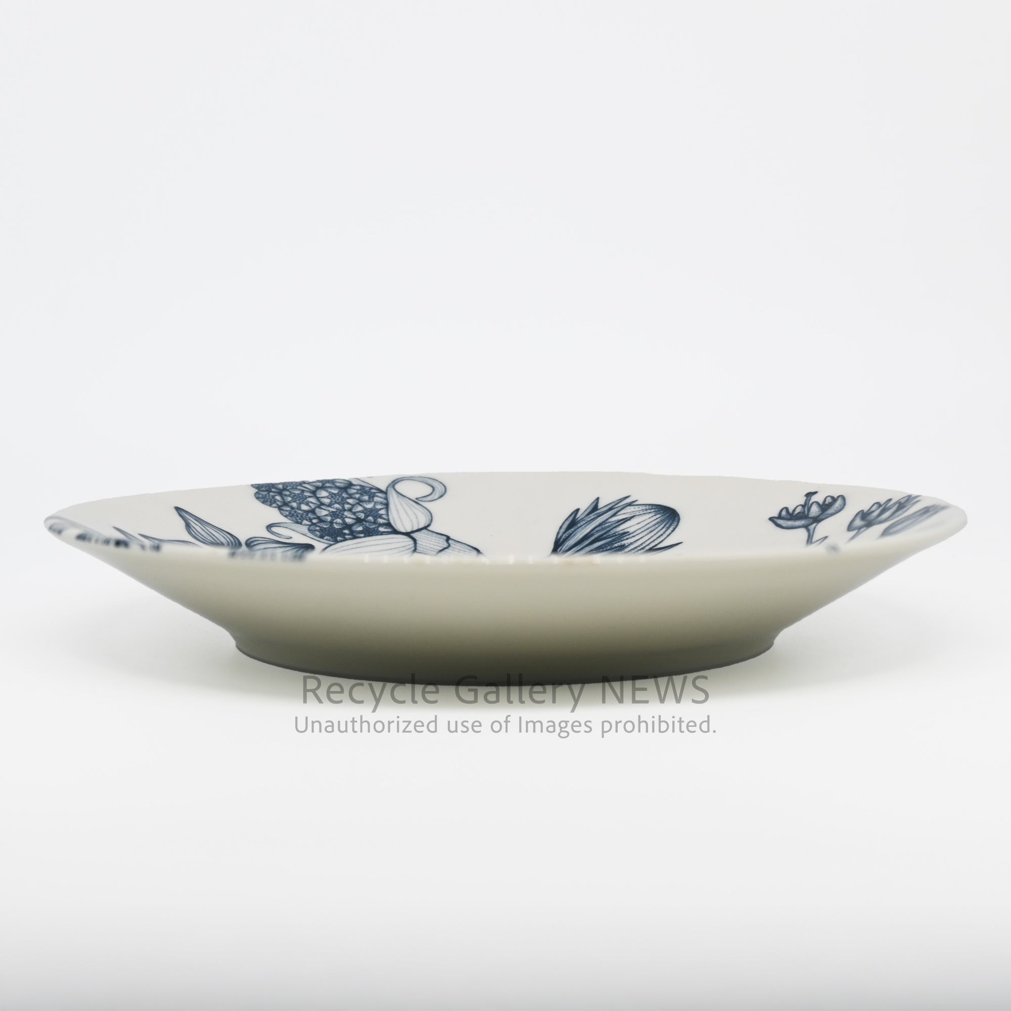 ARABIA  Runo Spring Drop Finland Floral 16.5cm Plate with Old Backstamp, Scandinavian Style / アラビア "ルノ スプリング ドロップ" 16.5cmプレート フィンランド 北欧 花柄  旧スタンプ