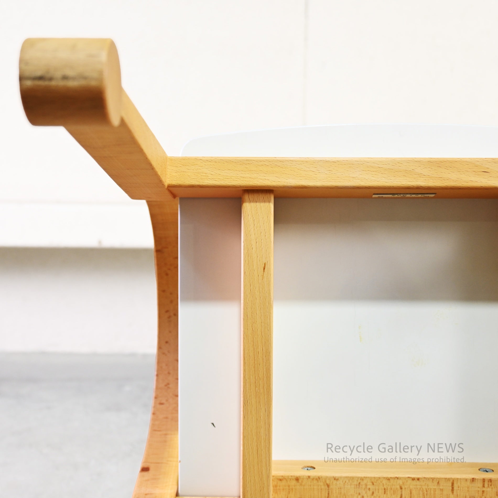 Nisshin Mokko ac-cent Kids chair White Japan / 日進木工 アクセント キッズチェア ホワイト 日本