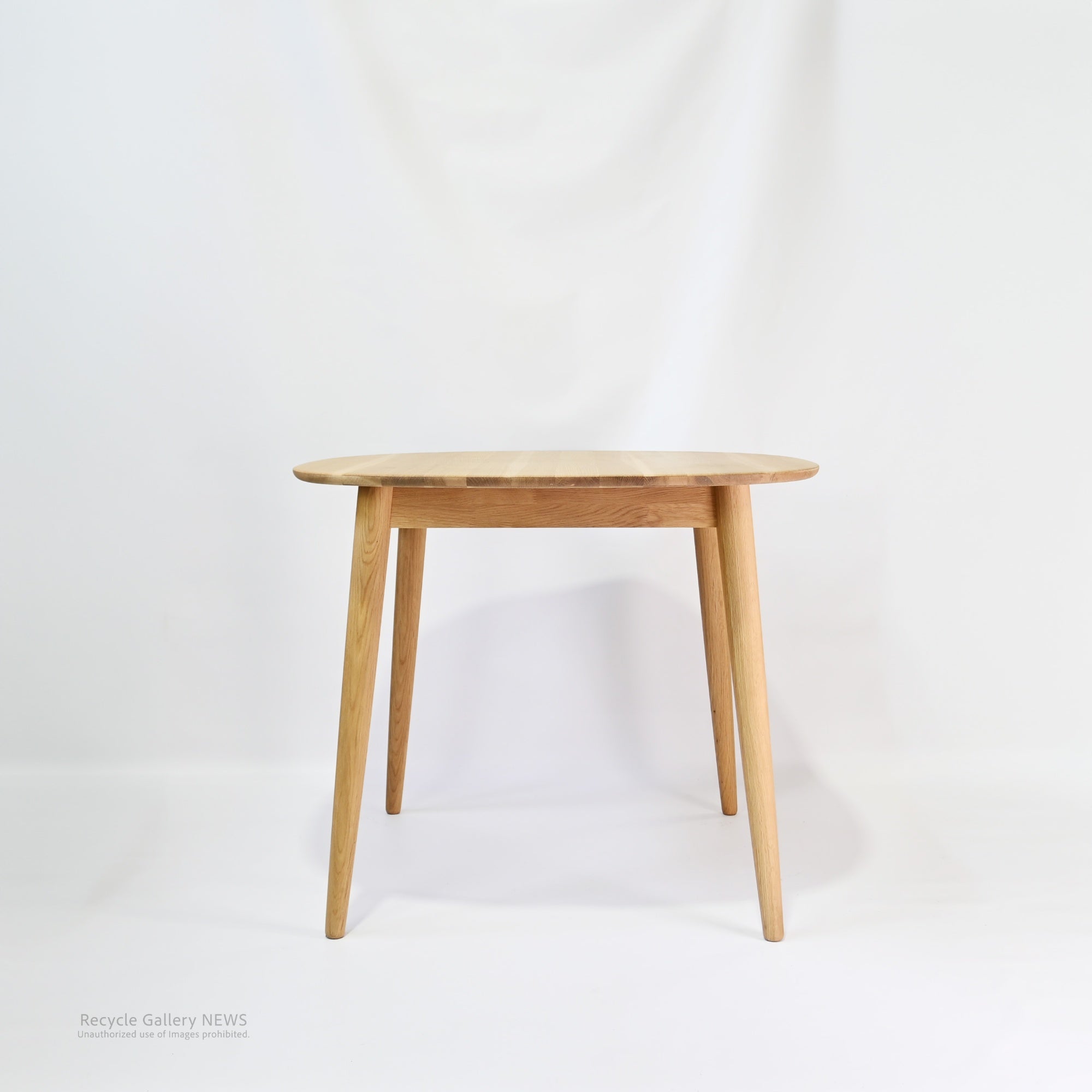 Karimoku New Standard 2-Seater Solid Wood Dining Table Minimalist Scandinavian Inspired Japan /　 カリモク 2Pダイニングセット 日本 ニュースタンダード 無垢材 北欧テイスト ミニマル