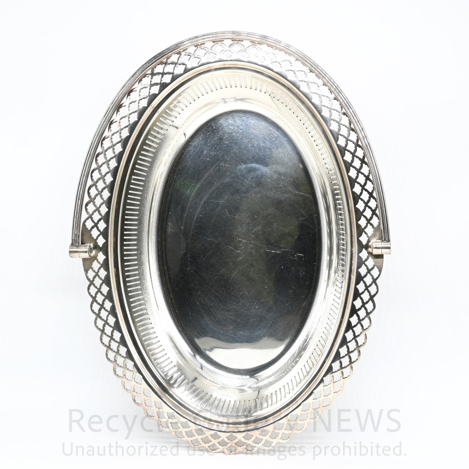Harrods English Silver Plated Oval Serving Basket / ハロッズ アンティーク 銀メッキ オードブルバスケット 英国雑貨 サービングトレイ 菓子入れ シルバー