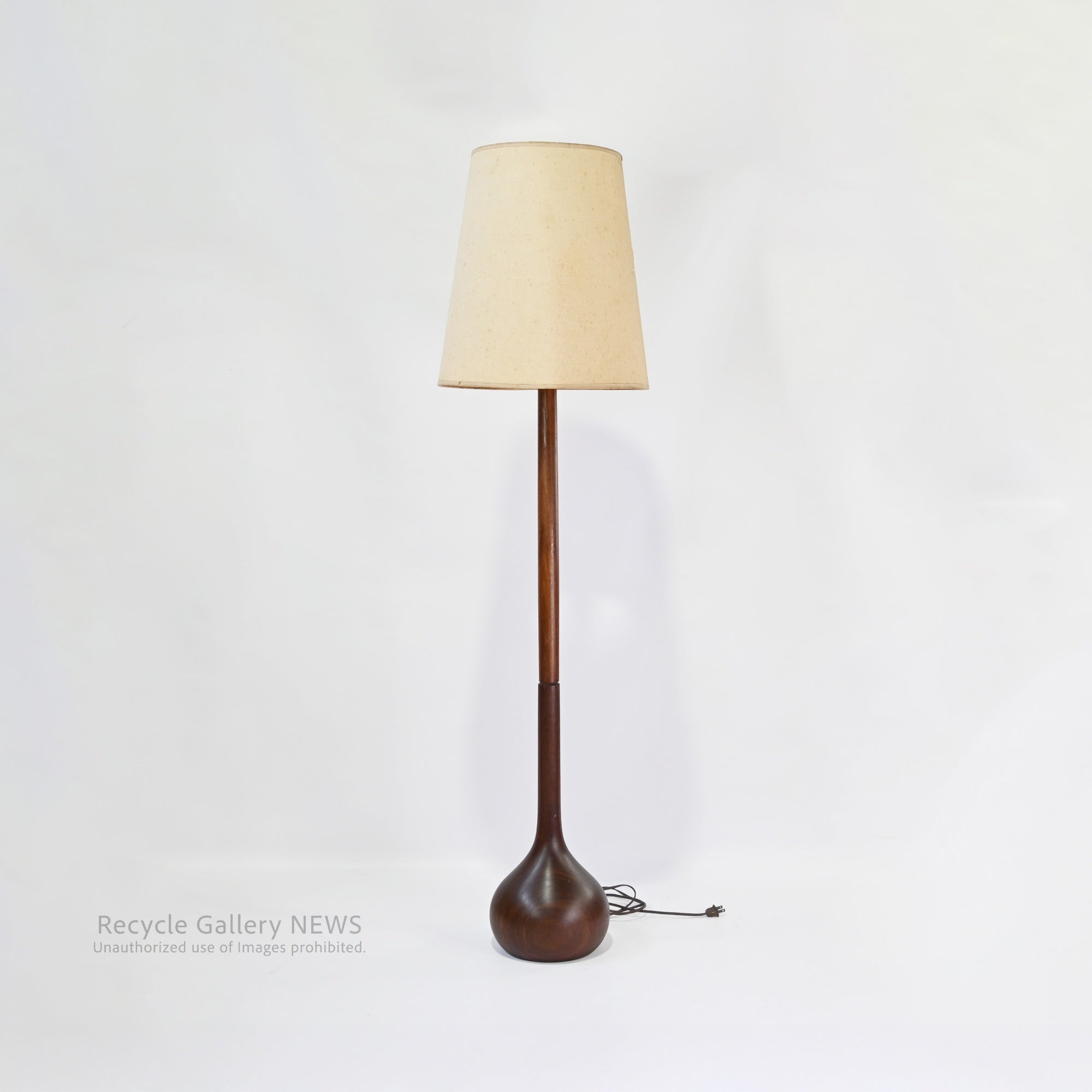 Scandinavian vintage Teardrop base Floor stand masterpiece Denmark / 北欧ヴィンテージ ティアドロップベース フロアスタンドライト マスターピース デンマーク