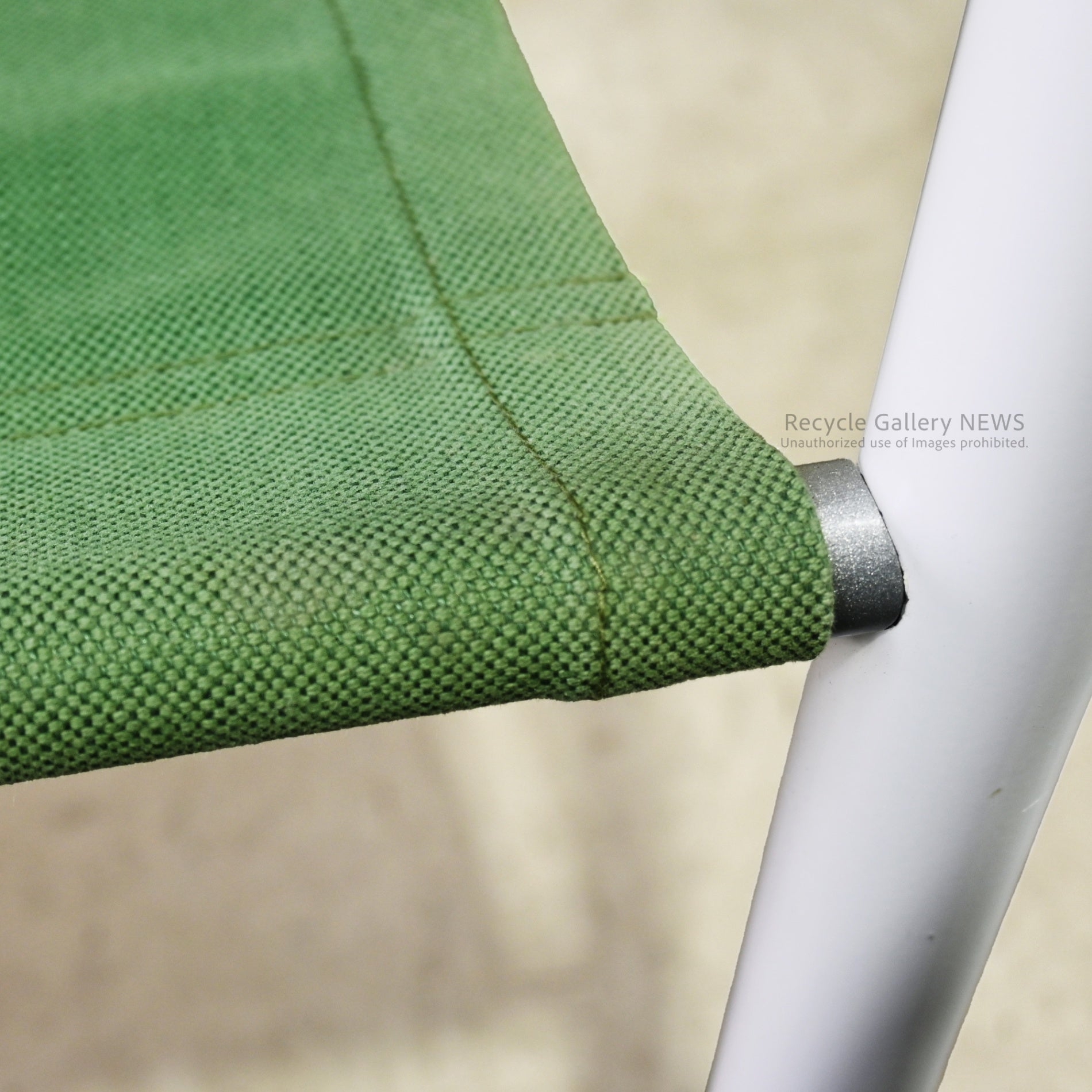 Innovator  Captain Chair Green Color Wood  Metal Sweden Scandinavian Modern Mid-Century / イノベーター キャプテン チェア 緑色 木 金属 スウェーデン 北欧モダン ミッドセンチュリー