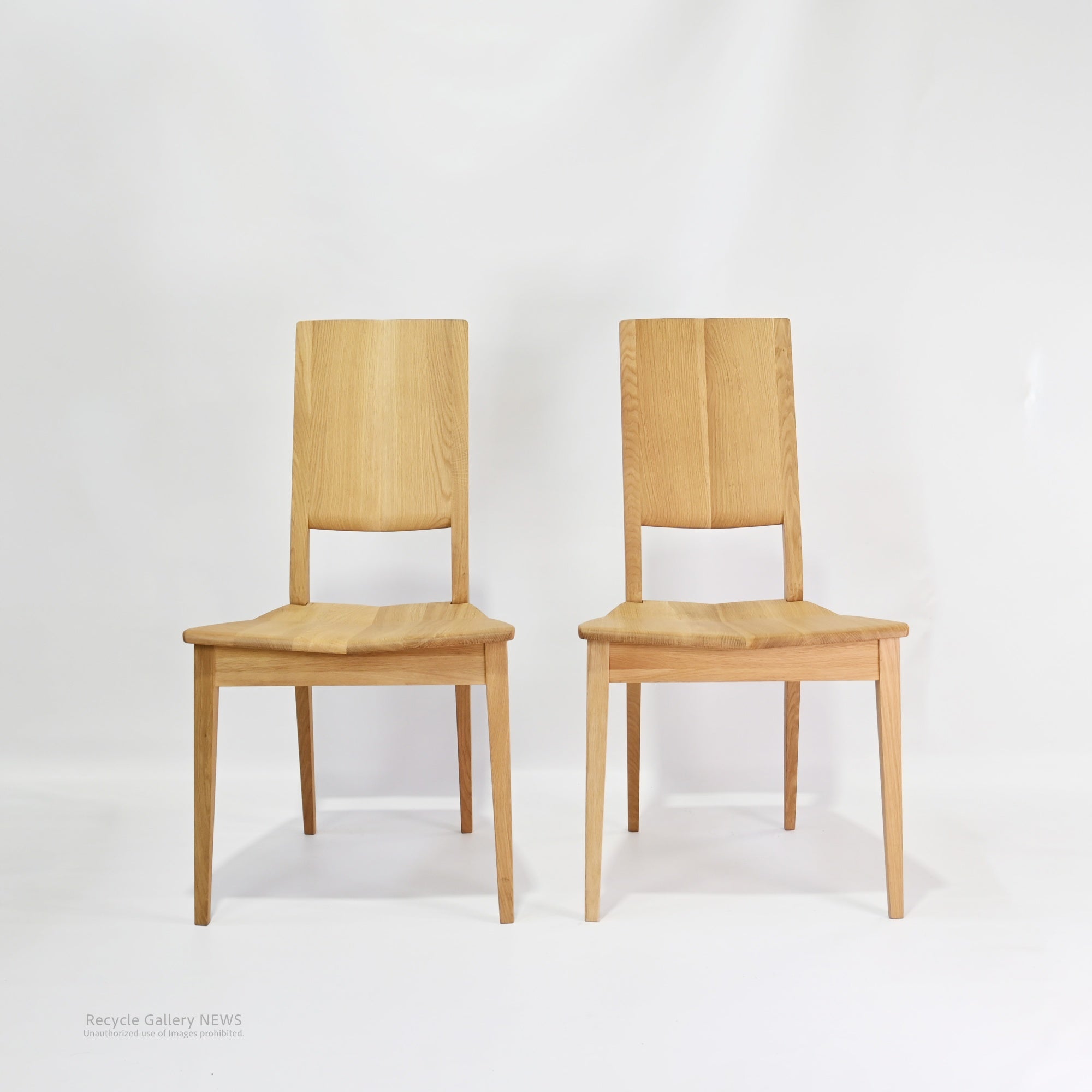 Karimoku New Standard 2-Seater Solid Wood Dining Table Minimalist Scandinavian Inspired Japan /　 カリモク 2Pダイニングセット 日本 ニュースタンダード 無垢材 北欧テイスト ミニマル