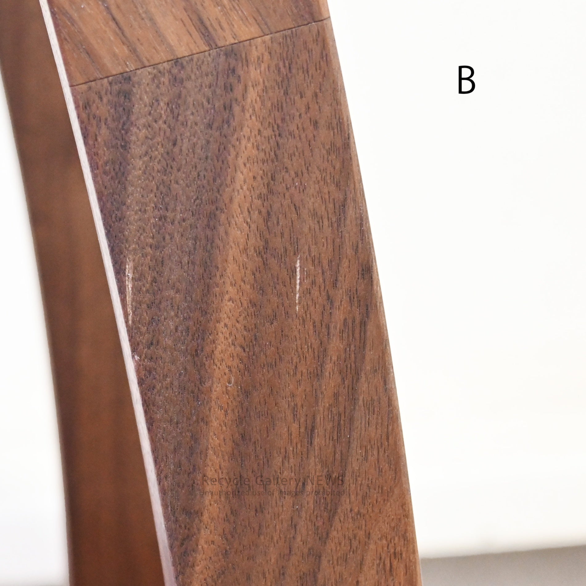 Maruyoshi Mingei Furniture DEEP Series Moon Shelf in Walnut Japanese Craftsmanship Moon Viewing  / マルヨシ民芸家具 ディープシリーズ ムーンシェルフ ウォールナット 職人技 お月見