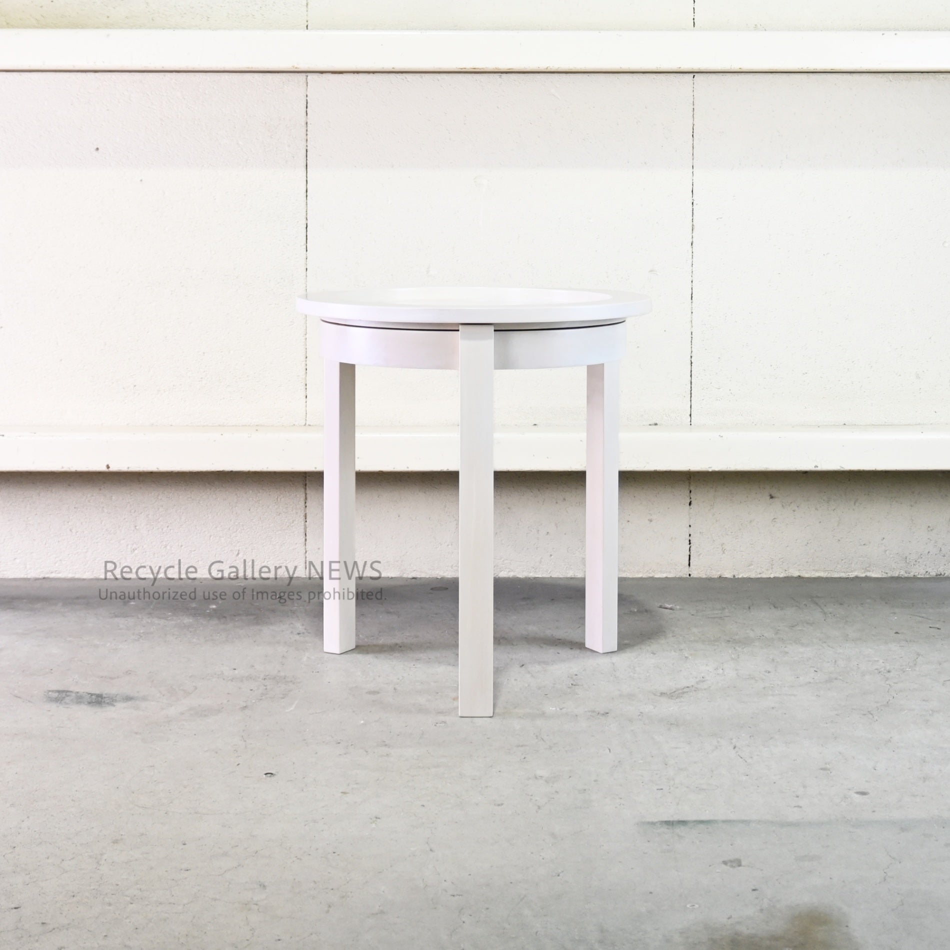 Cassina SELENE  Wooden Round Side Table Italy / カッシーナ セレーネ 木製 ラウンドサイドテーブル イタリア