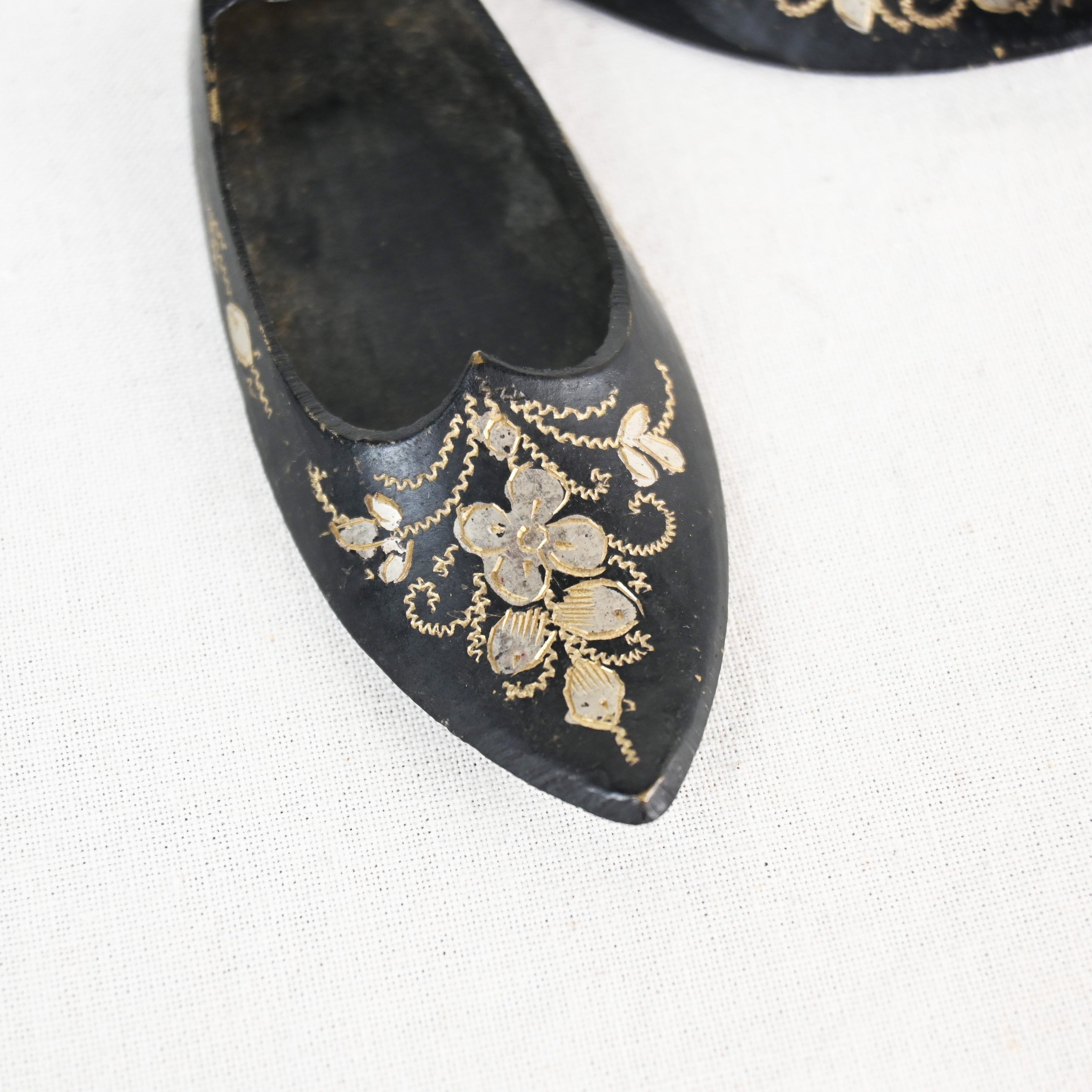 Indian vintage Brass Shoes Mojari Ash tray / インド ヴィンテージ 真鍮 灰皿 靴 モジャリ