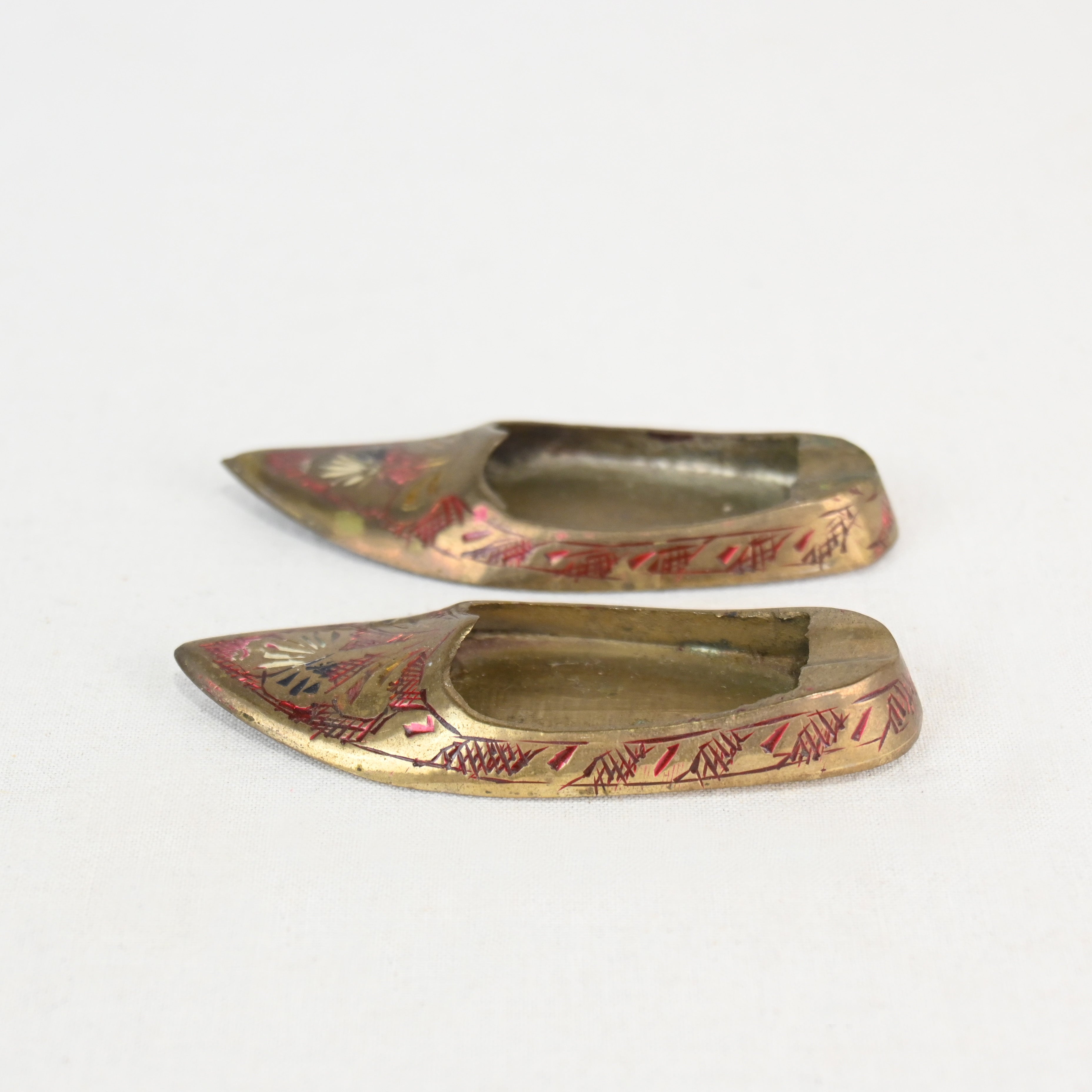 Indian vintage Brass Shoes Mojari Ash tray / インド ヴィンテージ 真鍮 灰皿 靴 モジャリ