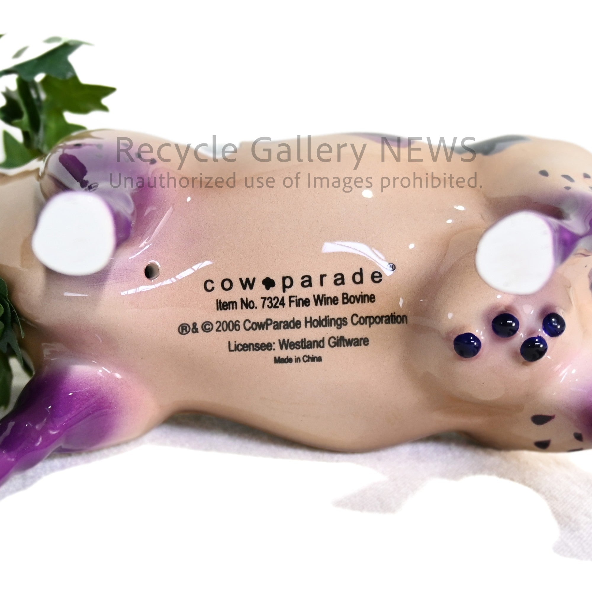 Cow figurine Wine Grapes Westland giftware Cow Parade / 牛のオブジェ ワイン 葡萄 ウエストランド ギフトウェア カウパレード フィギュリン