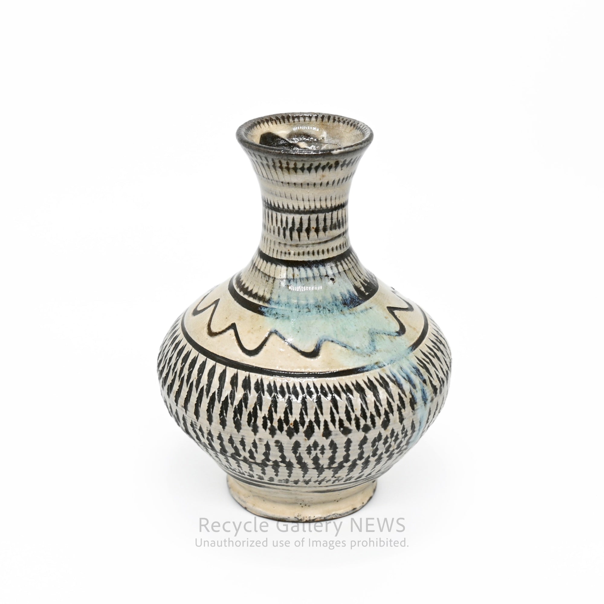 Onta Ware Tobikanna Bud Vase Ivory Brown Modern Japanese Folk Craft / 大分 小鹿田焼 飛び鉋 一輪挿 花瓶 アイボリー ブラウン 伝統工芸 和モダン