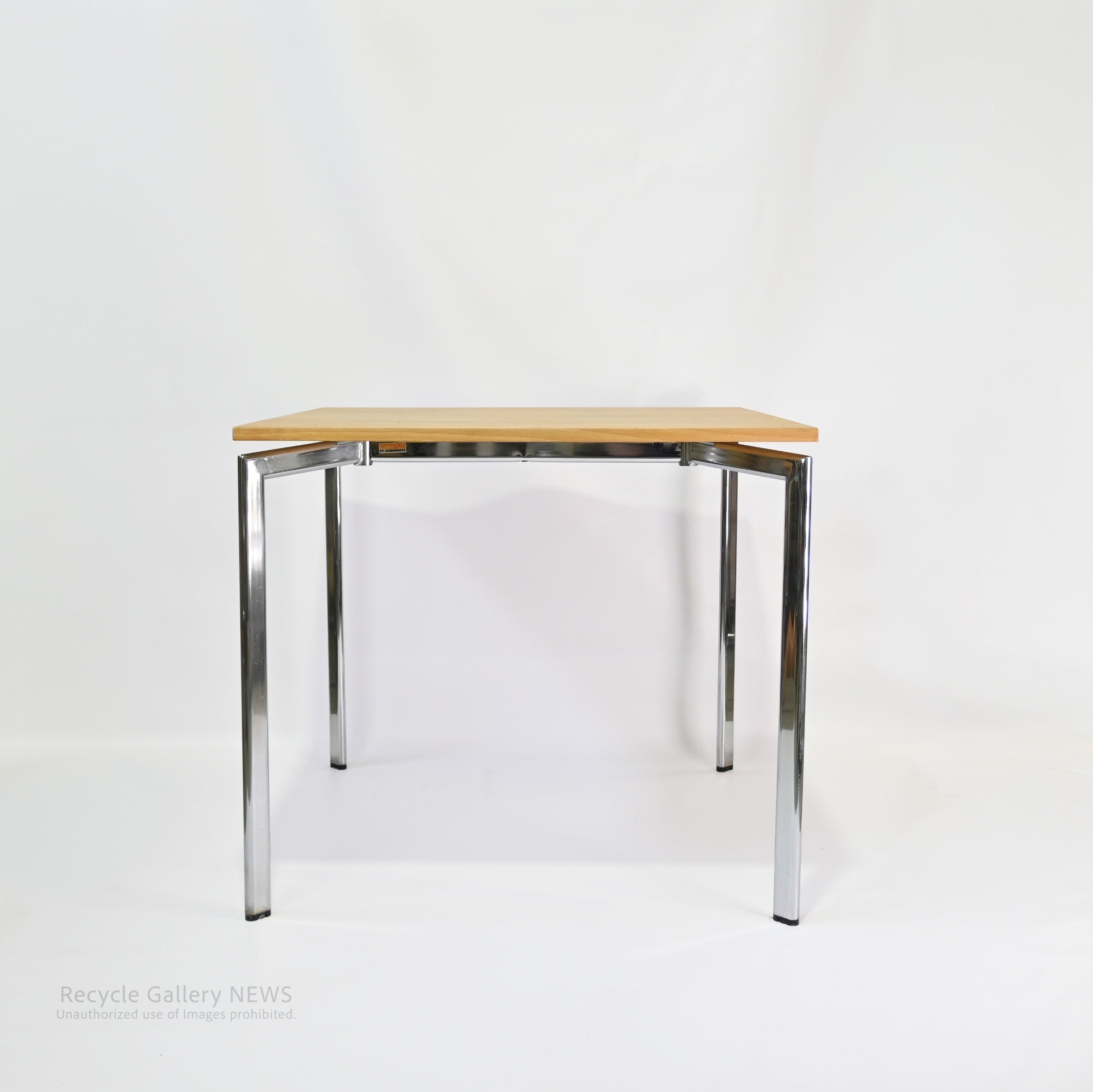 CAMPUS BY LAMMHULTS Square Table  Sweden Scandinavian Modern Furniture / ラムホルツ キャンパスシリーズ スクエアテーブル スウェーデン 北欧家具 北欧モダン