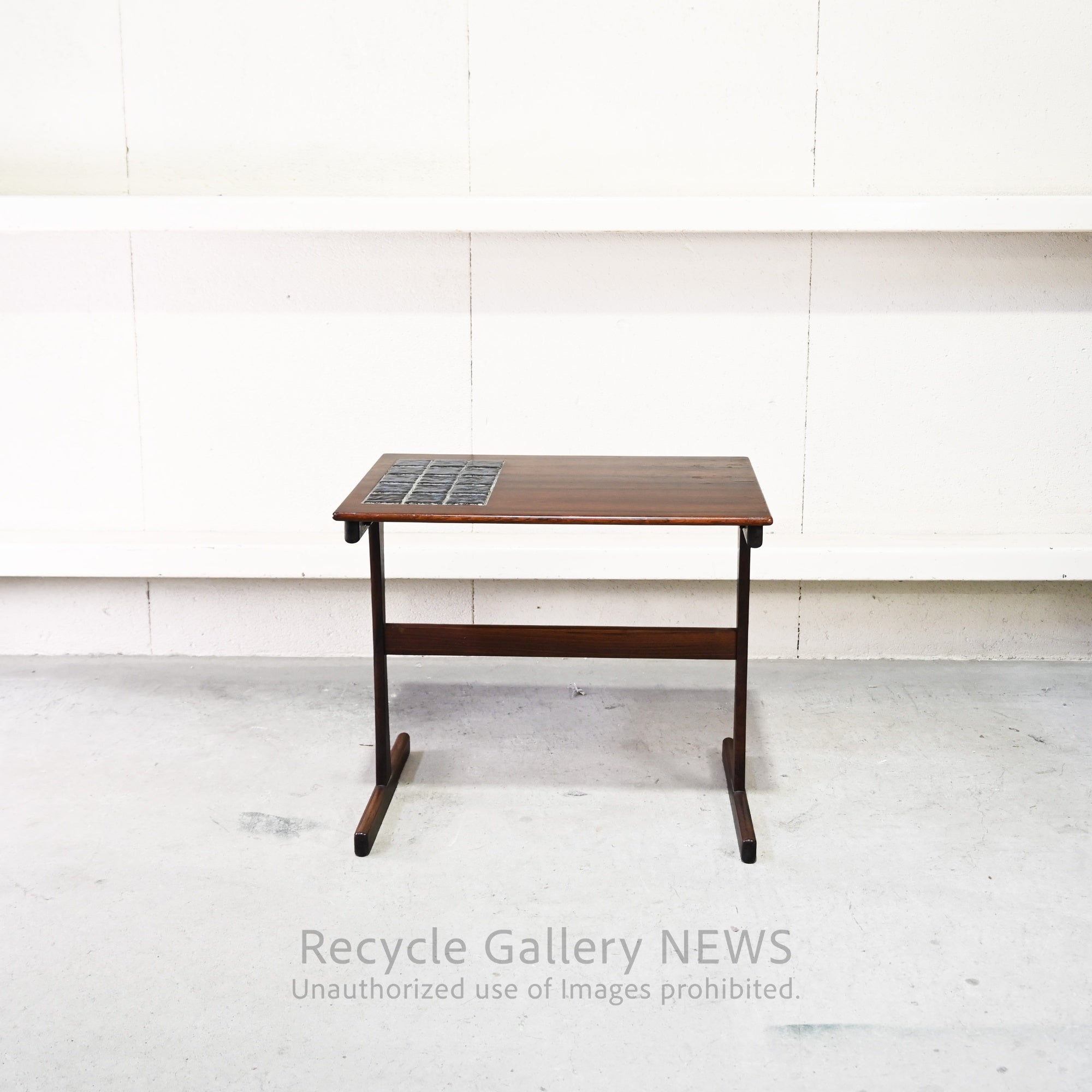 Danish Rosewood Tile Top Nesting Tables Scandinavian Modern  Mid-Century Modern / ローズウッド タイルトップ ネストテーブル デンマーク 北欧モダン  ミッドセンチュリー