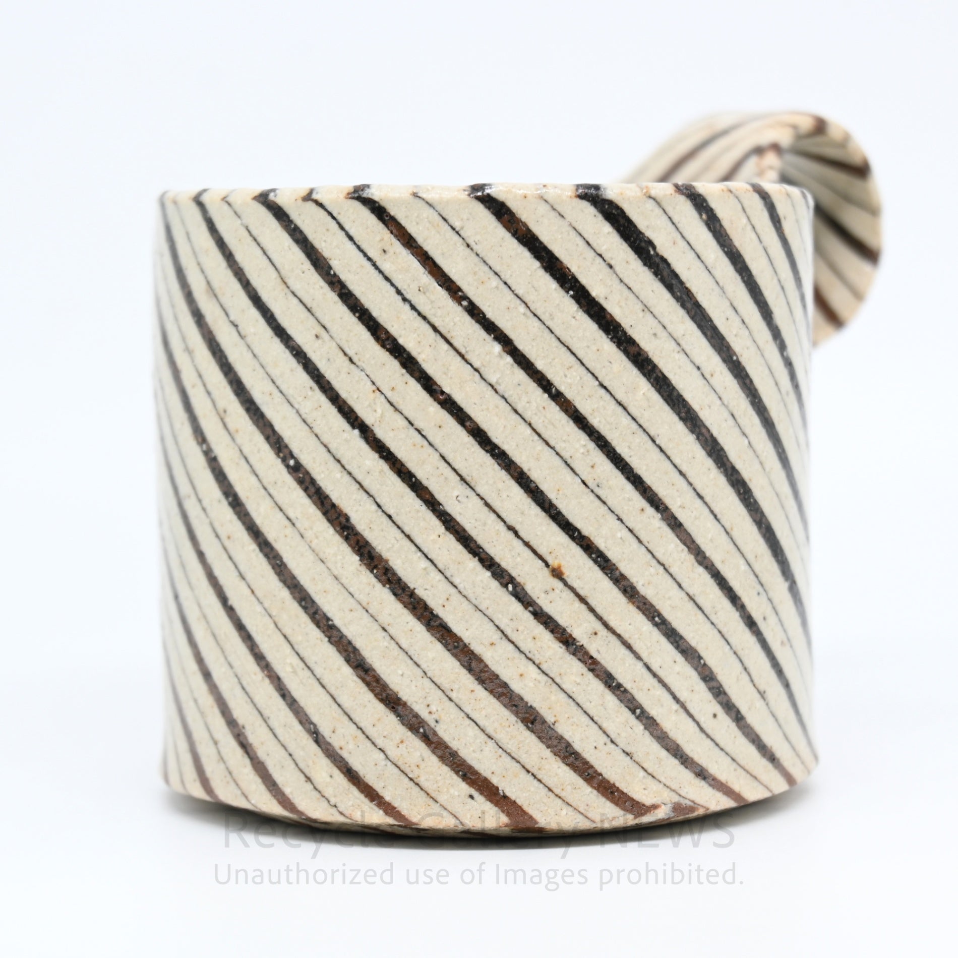 Yusuke Aida Oshino Kiln Nerikomi Clay Seam "SHIGURE" Cup&Saucer Contemporary Japanese Ceramics Ivory Brown Stripe Pattern / 會田雄亮 忍野窯 練上 碗皿 「時雨」カップ＆ソーサー コーヒーカップ 陶器 現代陶芸 和モダン クリーム ブラウン ストライプ