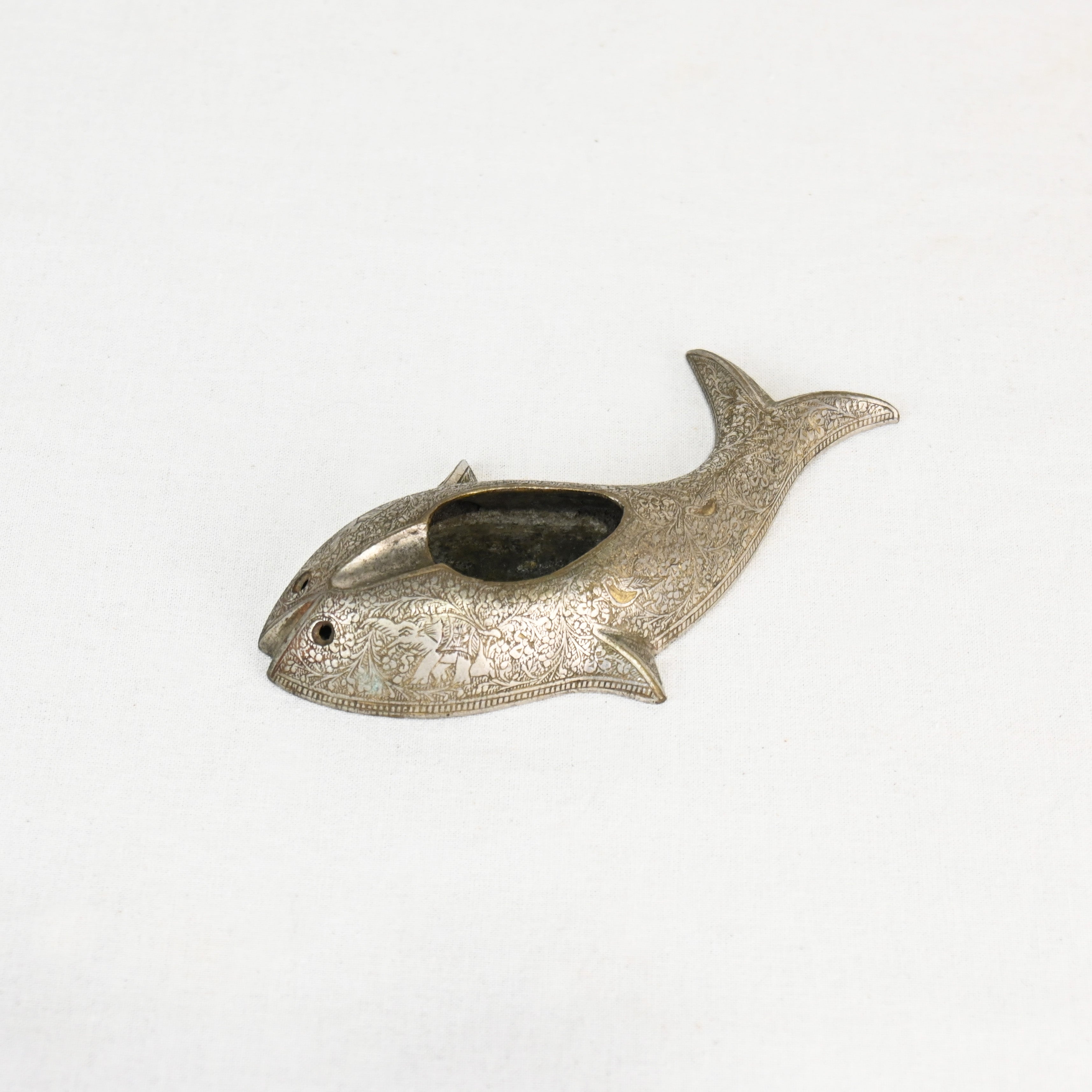 Indian vintage Brass Fish Ash tray / インド ヴィンテージ 真鍮 灰皿 魚