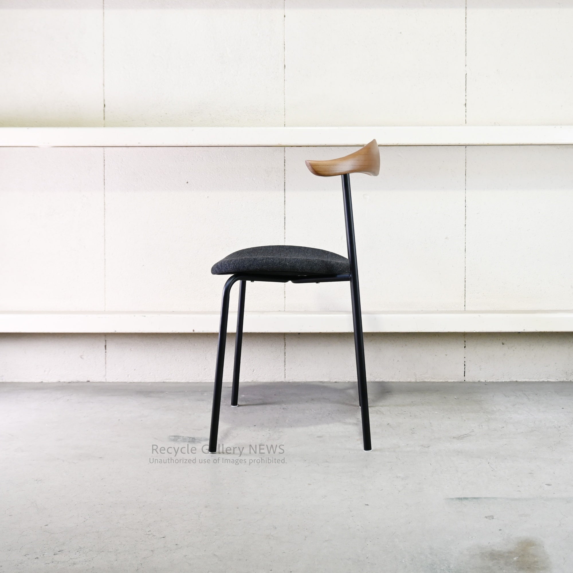 Seki Furniture Atom Chair Black Wooden  Steel  Industrial  Vintage  Cafe style / 関家具 アトムチェア 座面黒色 木材 スチール インダストリアル ヴィンテージ カフェスタイル