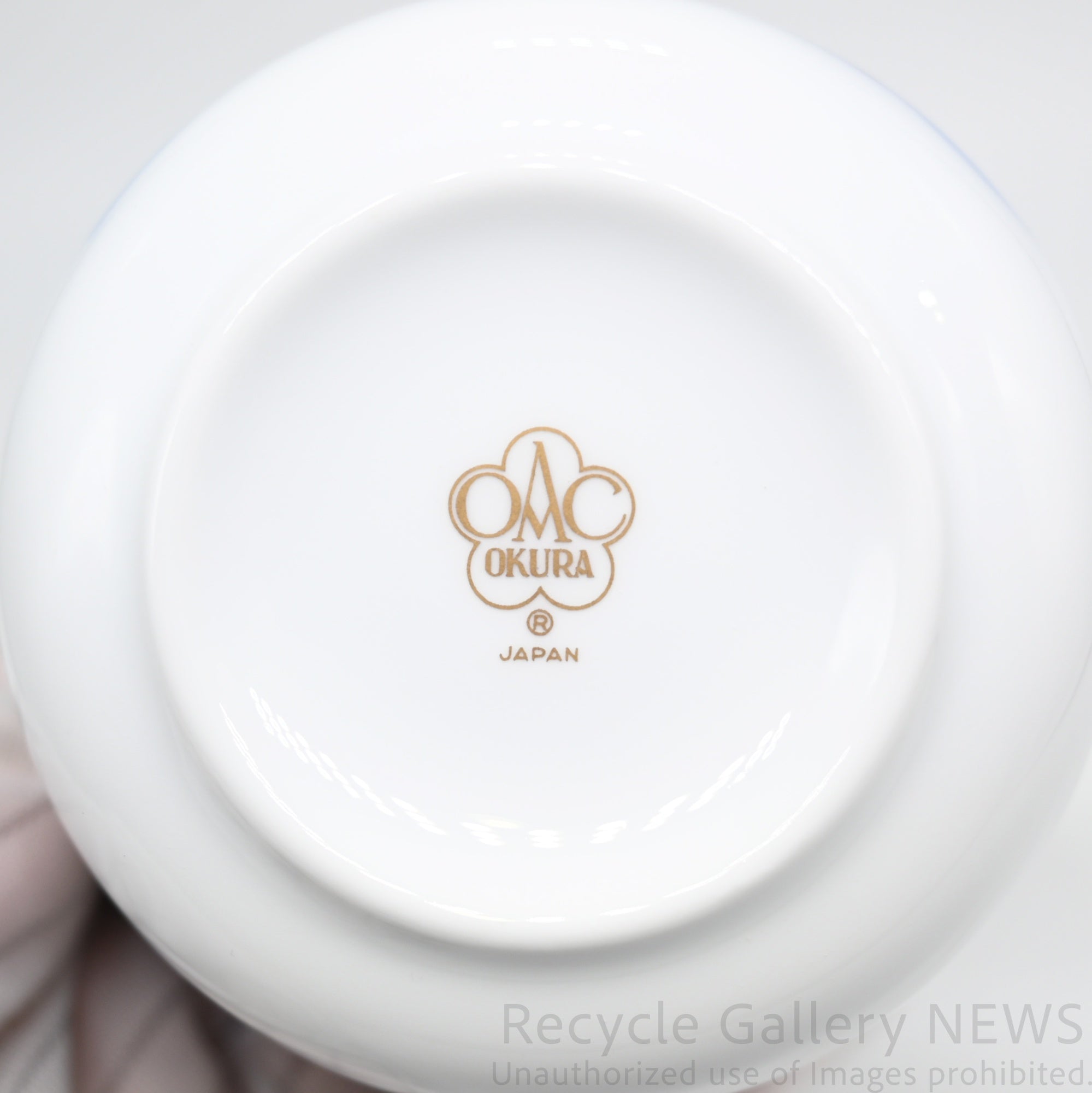 Okura Art China Blue Rose Morning Cup and Saucer White Tableware / 大倉陶園 ブルーローズ 8211 モーニングカップ＆ソーサー ペア 白 青 洋食器
