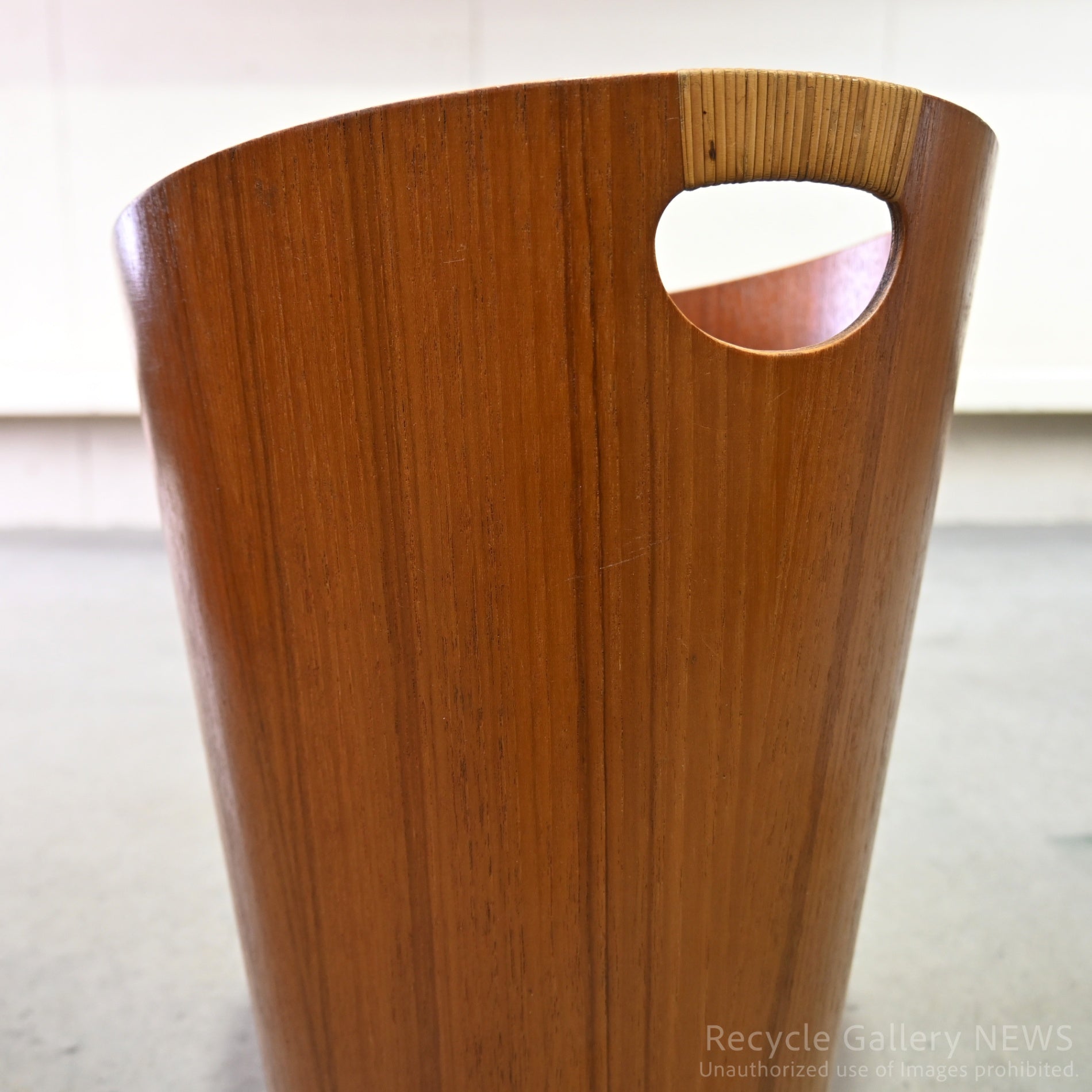 SAITO WOOD Molded Plywood Paper Basket Wastebasket Brown Discontinued / サイトーウッド 成形合板 ペーパーバスケット ゴミ箱 ブラウン 廃盤品