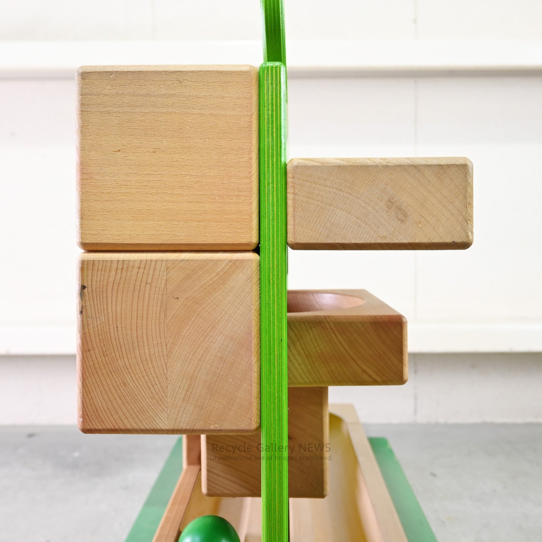 Bornelund Japanese Wooden Marble Run Educational Toy for All Ages / マーブルラン 木製 日本 知育玩具 オモチャ 全年齢