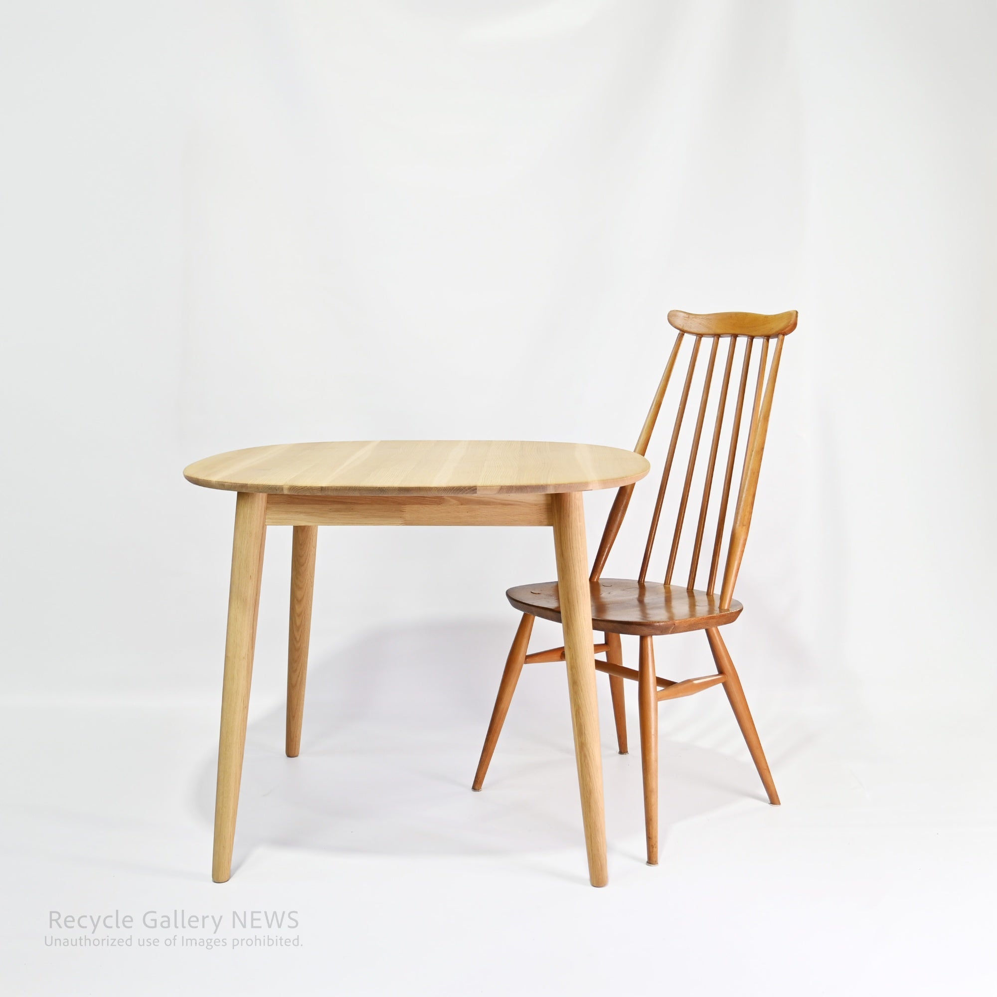 Karimoku New Standard 2-Seater Solid Wood Dining Table Minimalist Scandinavian Inspired Japan /　 カリモク 2Pダイニングセット 日本 ニュースタンダード 無垢材 北欧テイスト ミニマル