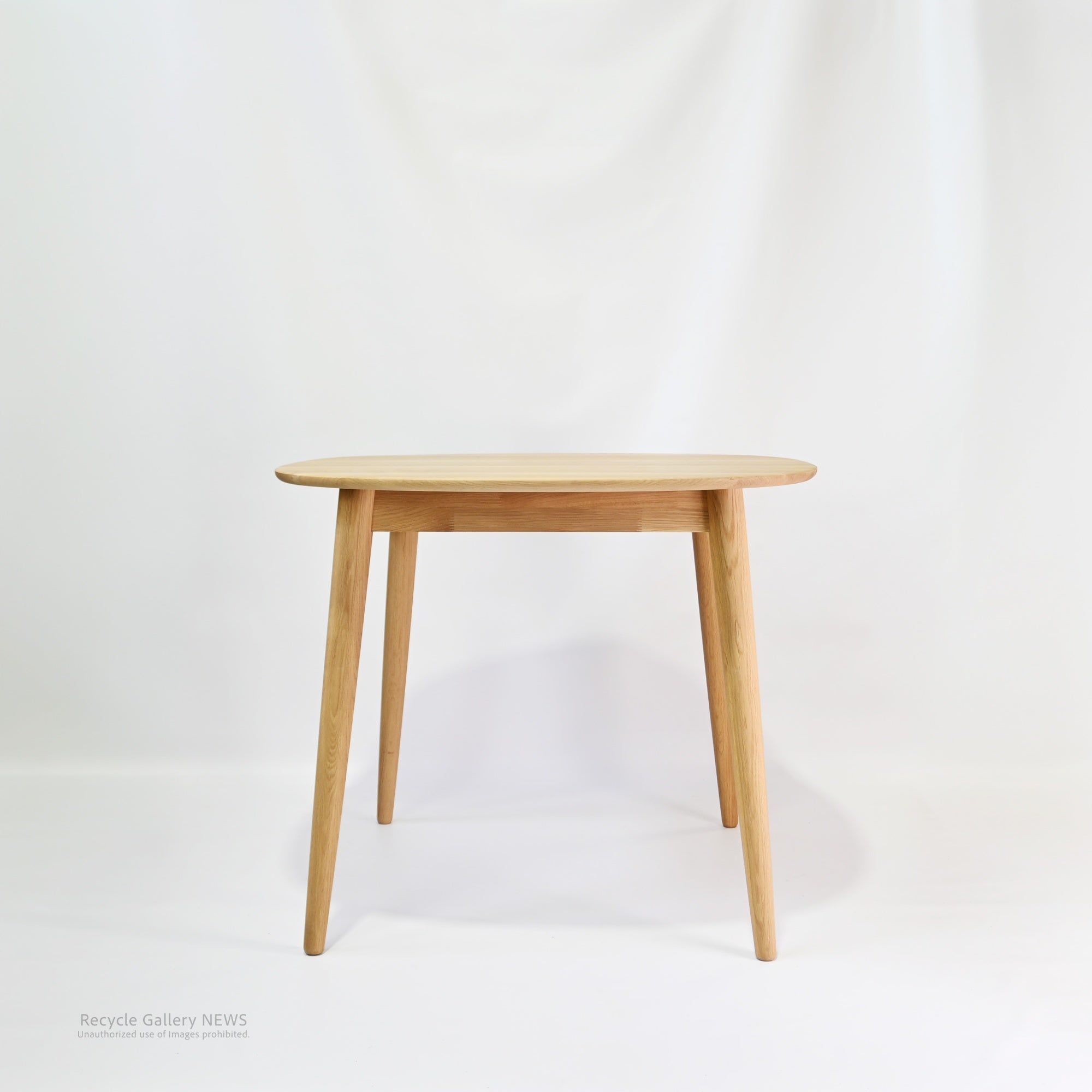 Karimoku New Standard 2-Seater Solid Wood Dining Table Minimalist Scandinavian Inspired Japan /　 カリモク 2Pダイニングセット 日本 ニュースタンダード 無垢材 北欧テイスト ミニマル