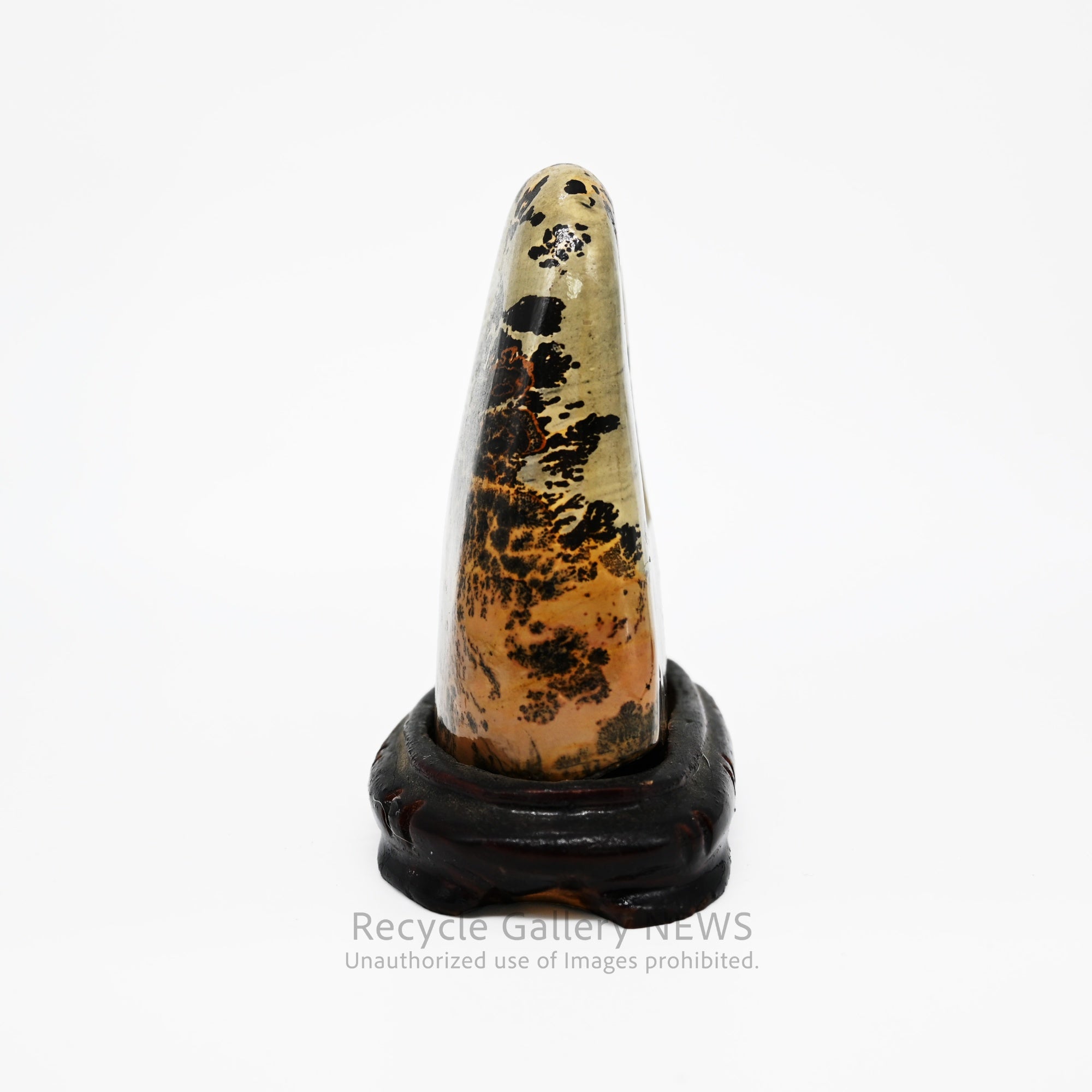Picture Jasper Rough-textured Base Yellow Gemstone Decorative Object / 風景石 粗目台座付 黄色 天然石 置物