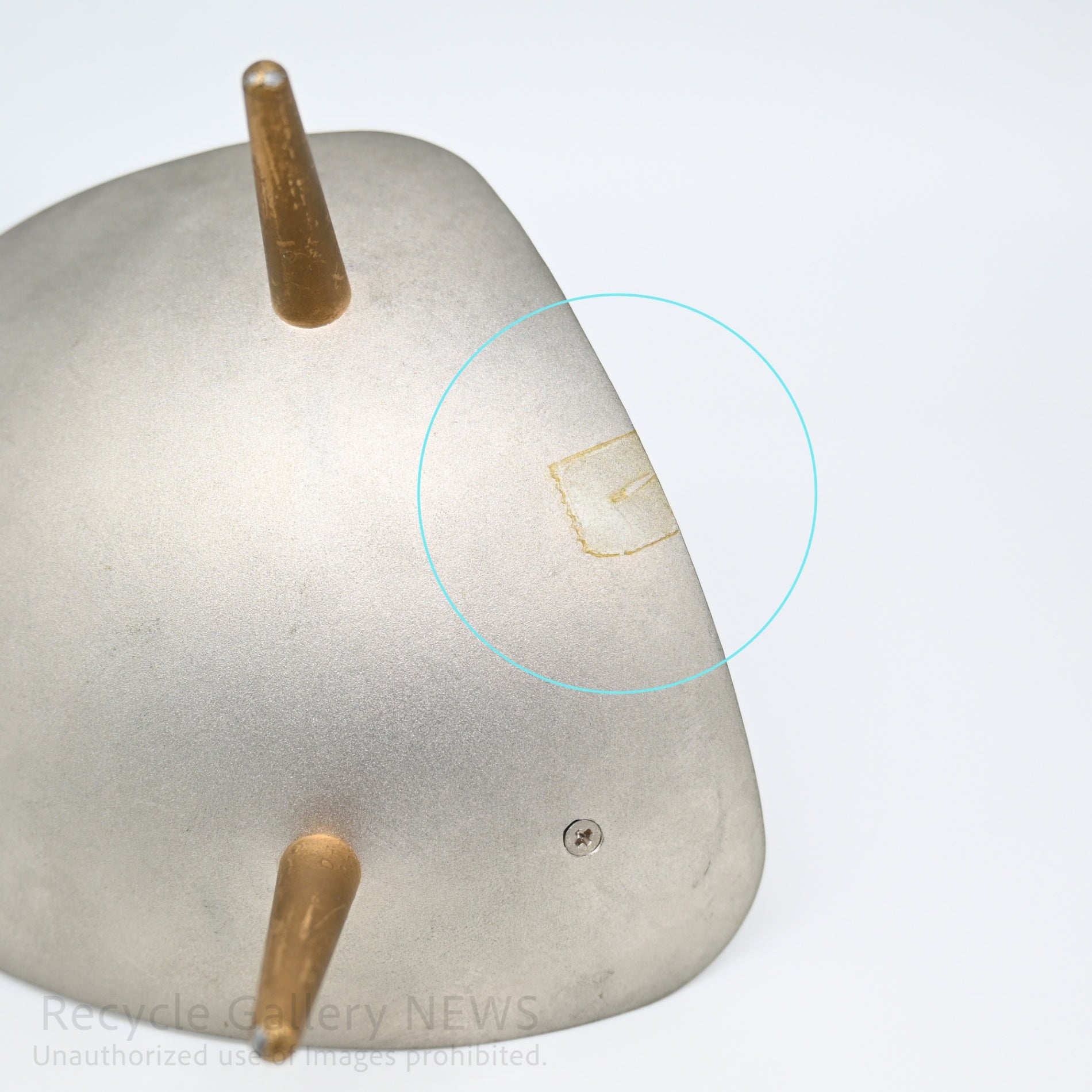 Vintage Mid Century Crescent-shaped Metal Ash Tray Silver Gold  Art Object / ミッドセンチュリーデザイン 半月型 アッシュトレイ 灰皿 メタルトレイ オブジェ シルバー ゴールド