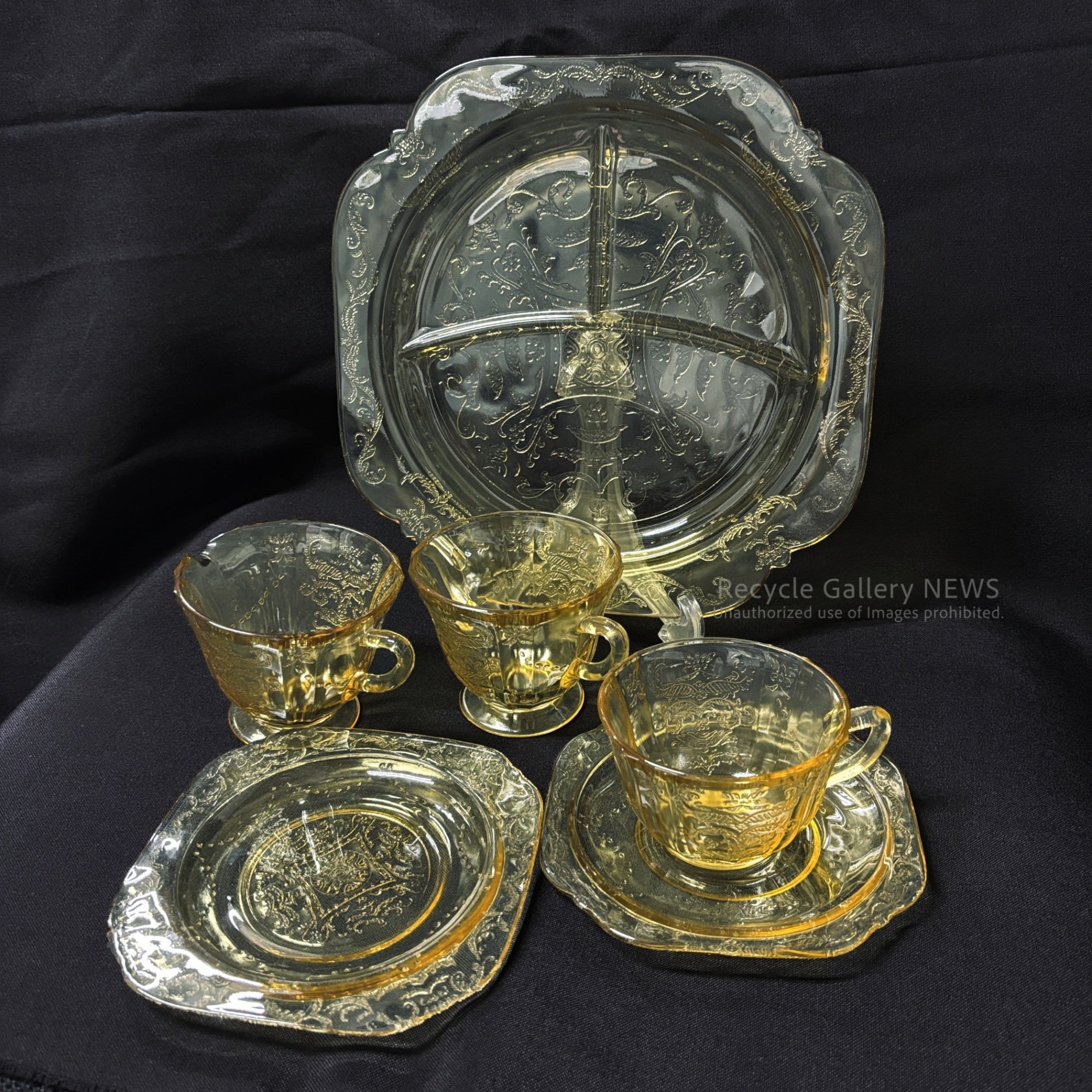 Federal Glass "Madrid" Divider plate U.S.A Vintage / フェデラル・グラス マドリッド 仕切りプレート 1930年代