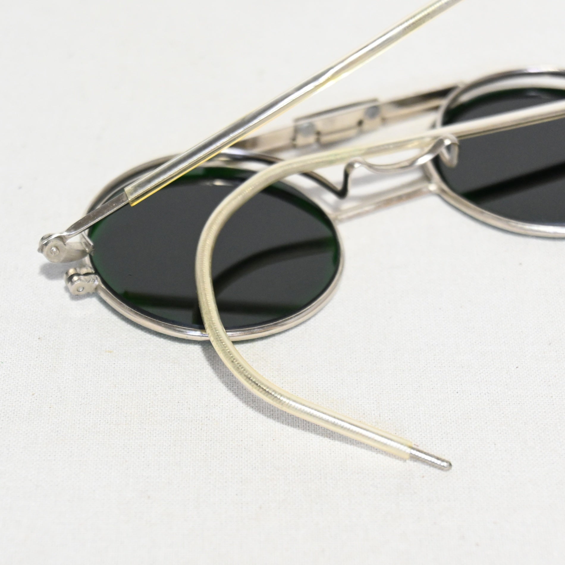 Vintage Sunglasses Flip-up Clip-on Cable temple Retro Unique / ヴィンテージサングラス 跳ね上げ式 クリップオン ケーブルテンプル レトロ ユニーク