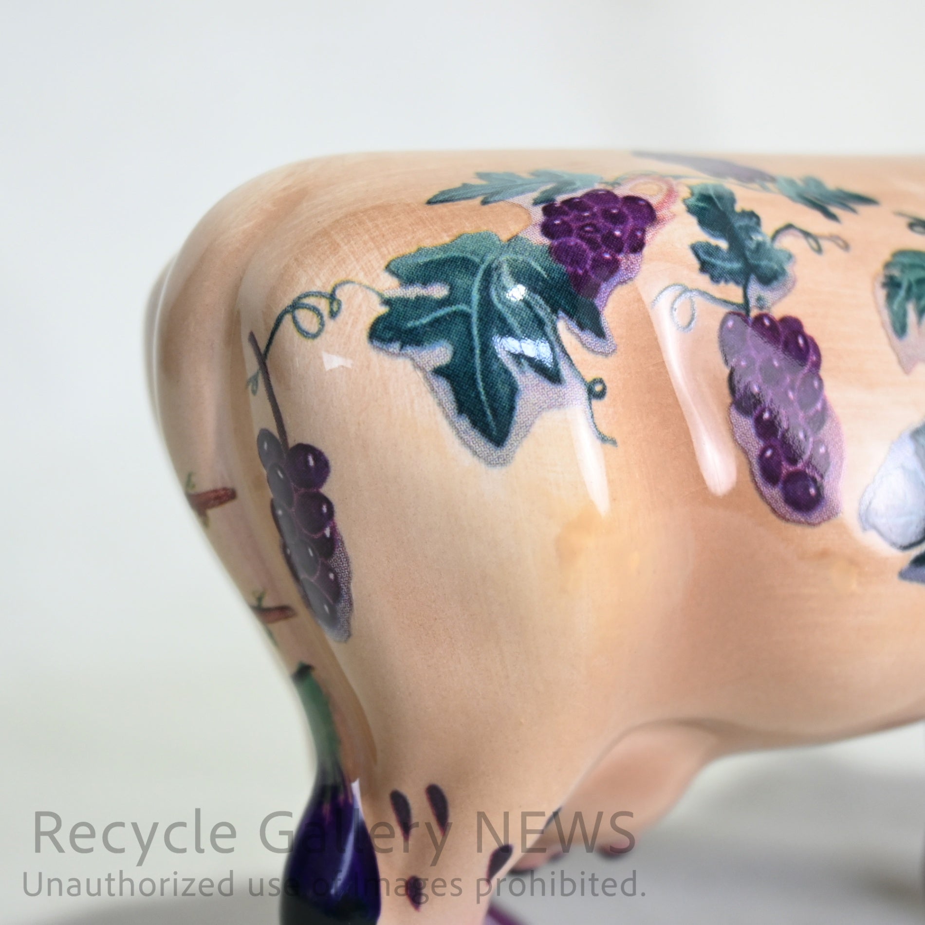 Cow figurine Wine Grapes Westland giftware Cow Parade / 牛のオブジェ ワイン 葡萄 ウエストランド ギフトウェア カウパレード フィギュリン
